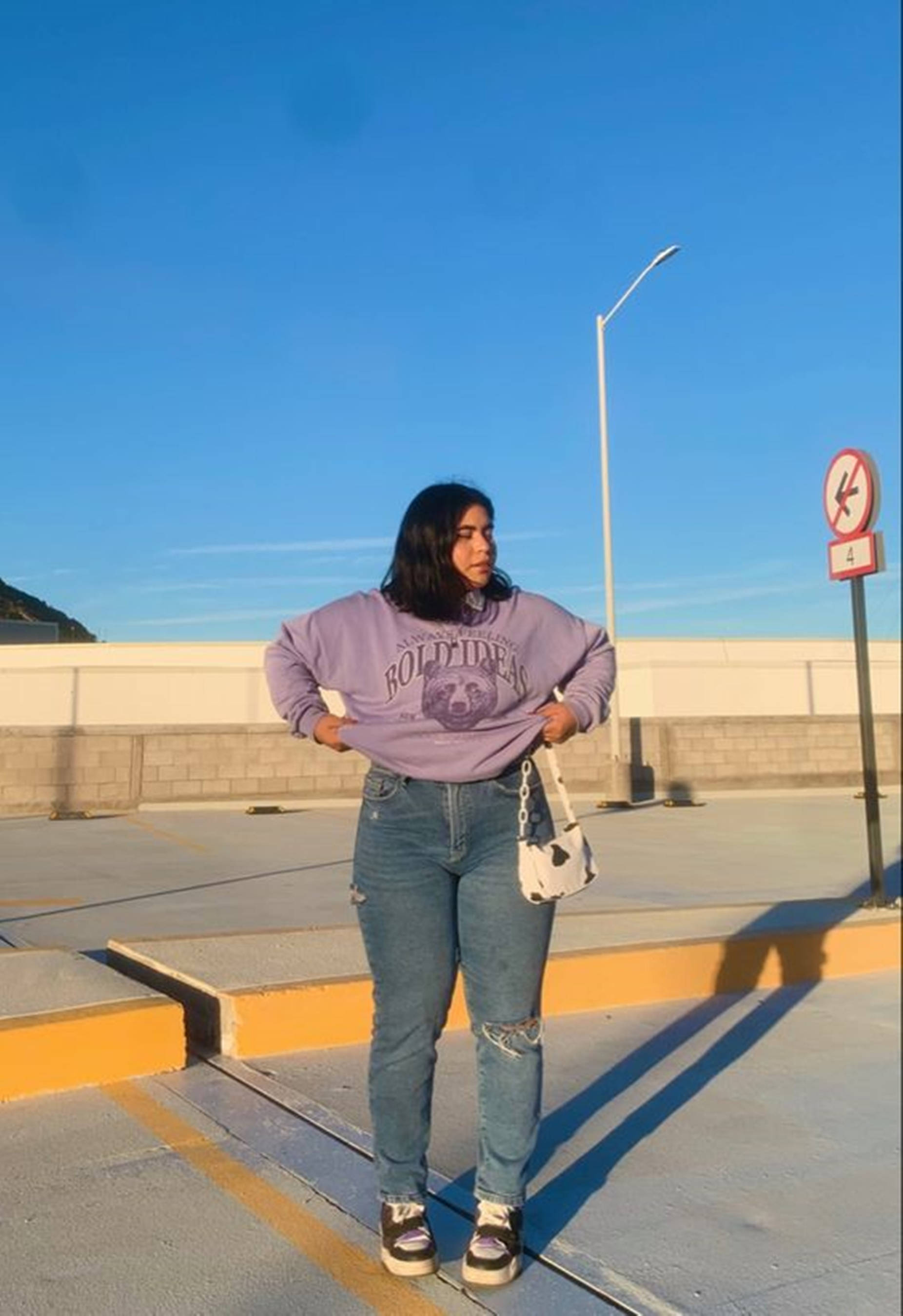 Chubby Teen, purple sweatshirt, ripped jeans, 2K Phone Wallpaper