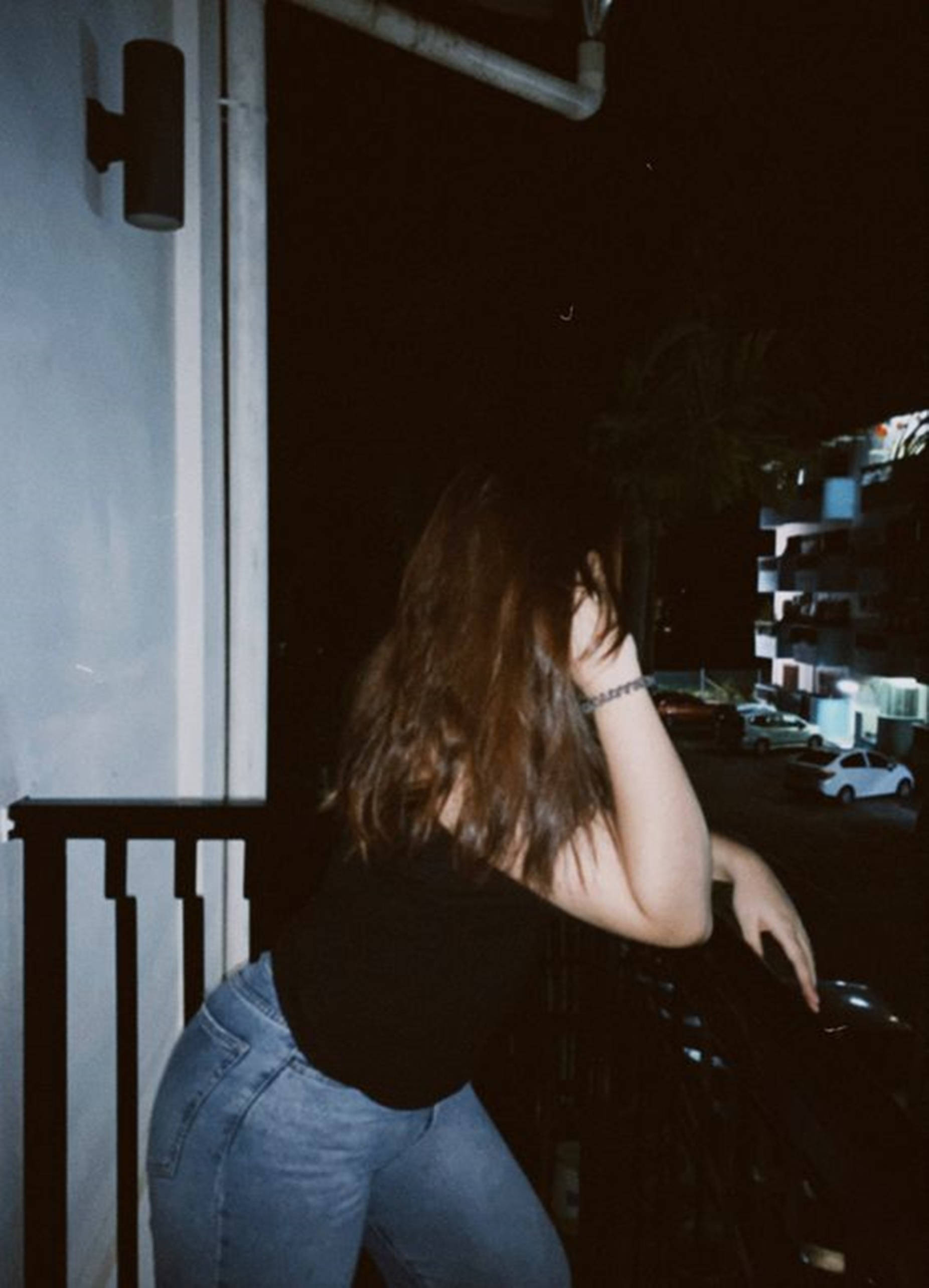 chubby teen, night, city lights, 2K Phone Wallpaper