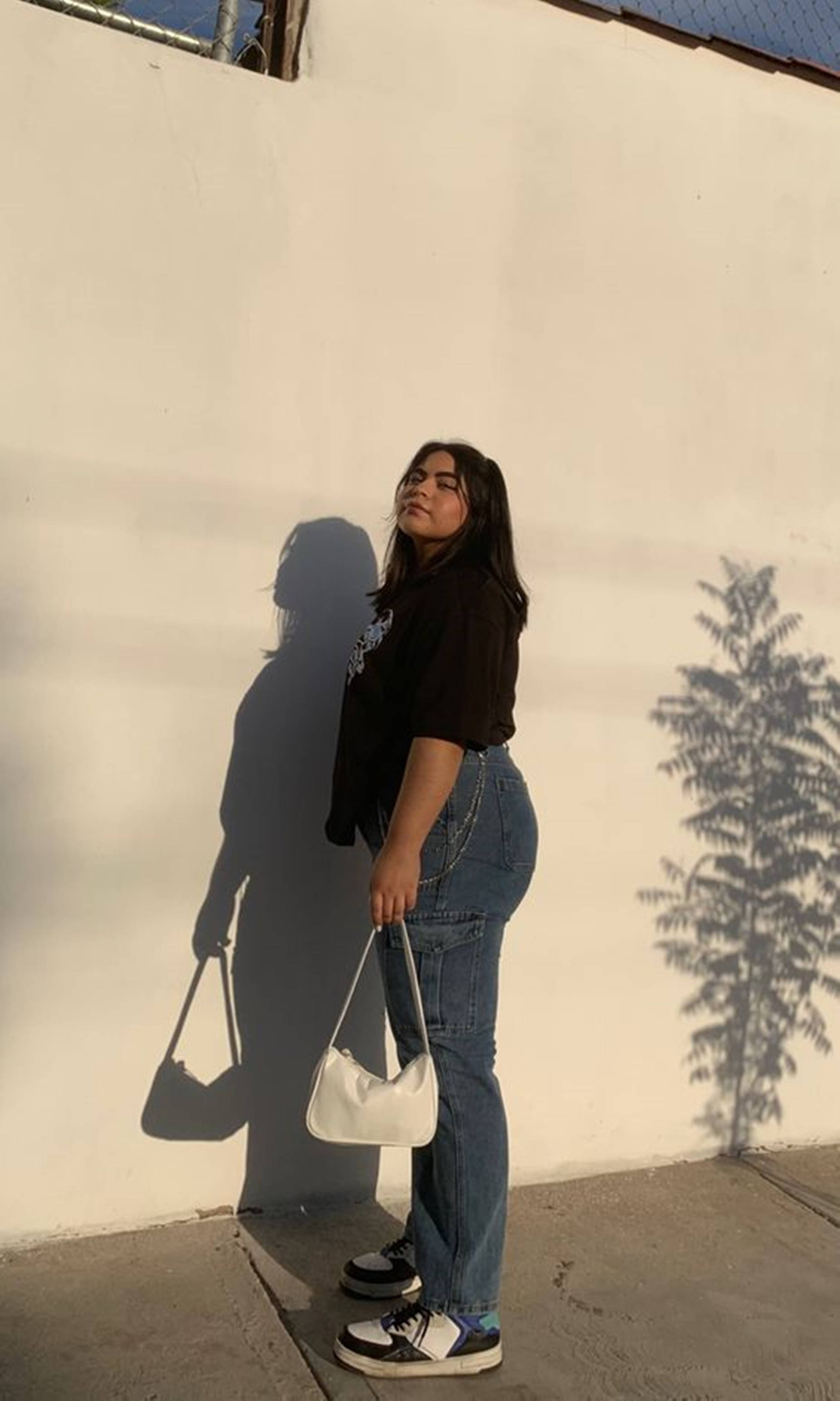 chubby teen, denim jeans, black tee, 2K Phone Wallpaper