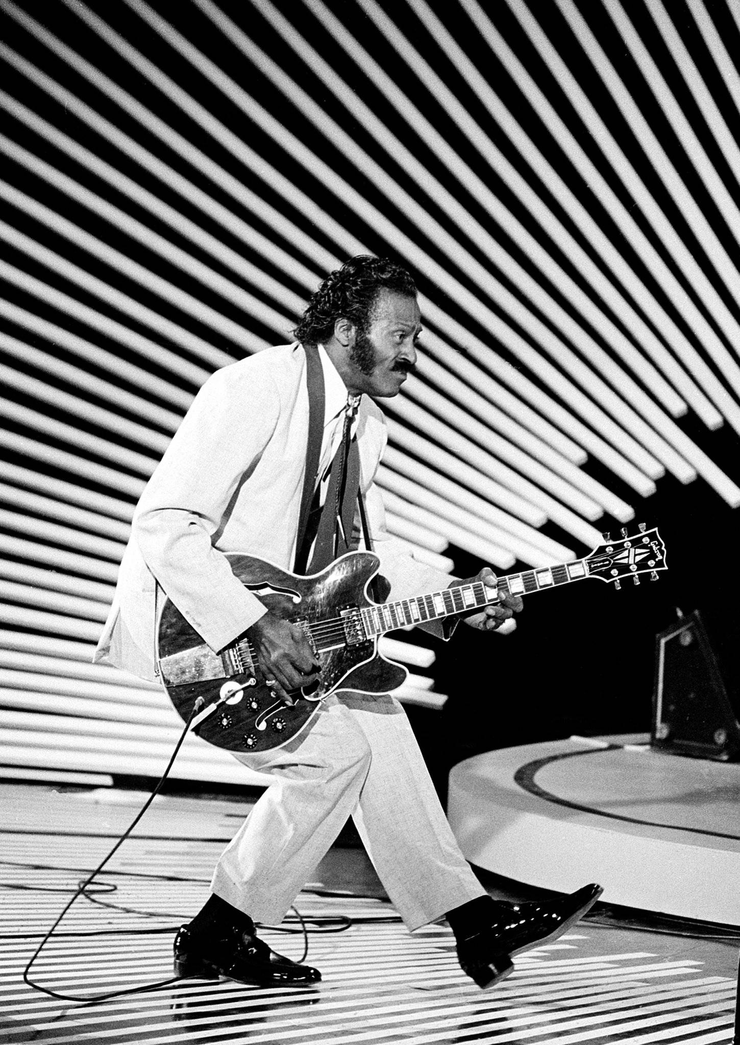 Chuck Berry, omnibus revival segment, white suit, Full HD Phone Wallpaper