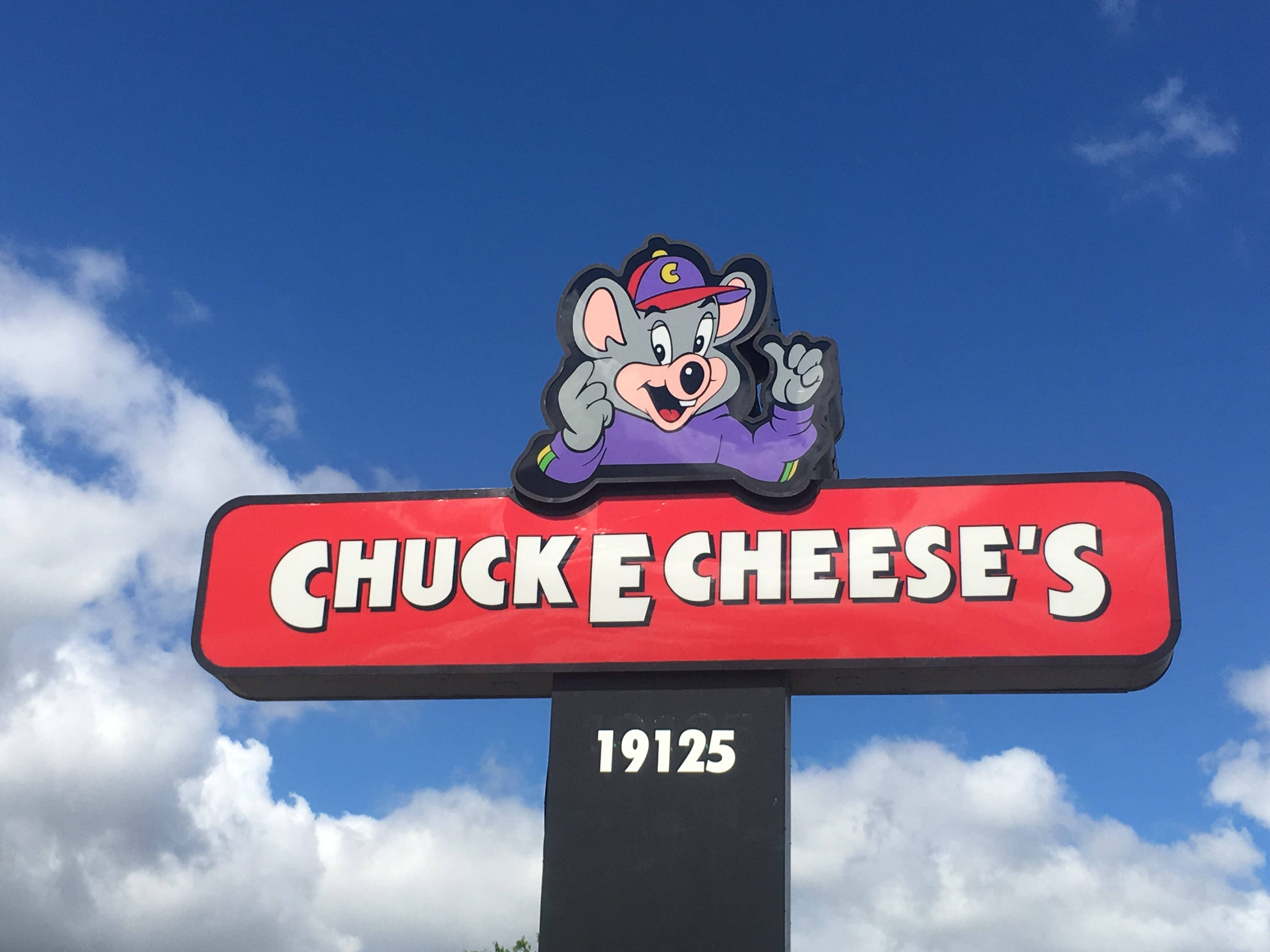 Chuck E Cheese, mascot sign, cartoon mouse, 4K Desktop Wallpaper