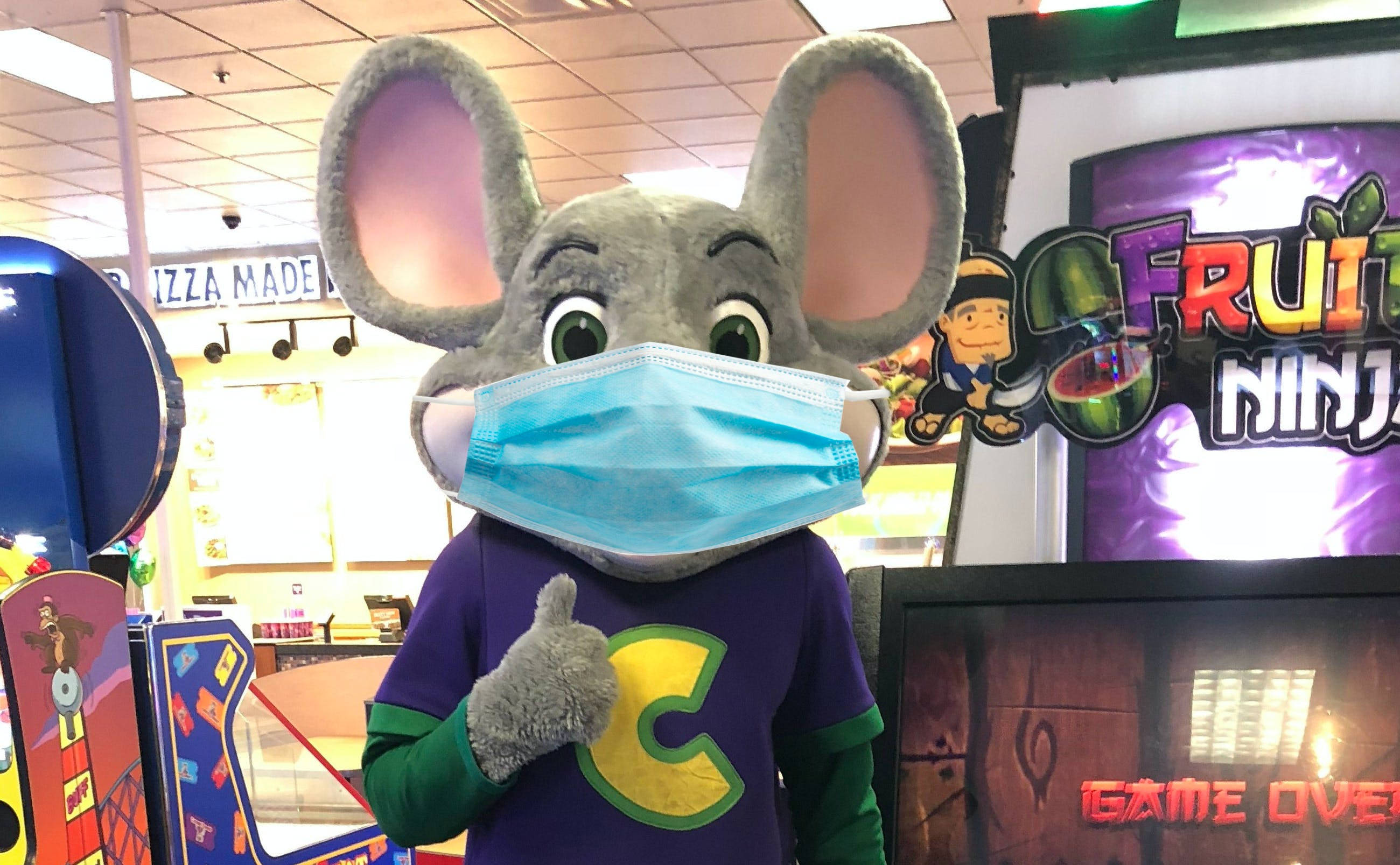 Chuck E Cheese, mascot, blue surgical mask, 2K Desktop Wallpaper