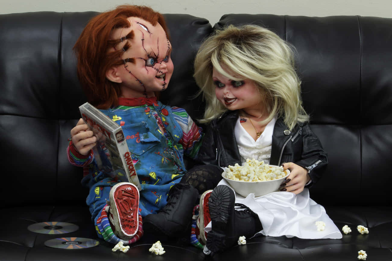 Chucky, Tiffany, black leather couch, HD Desktop Wallpaper