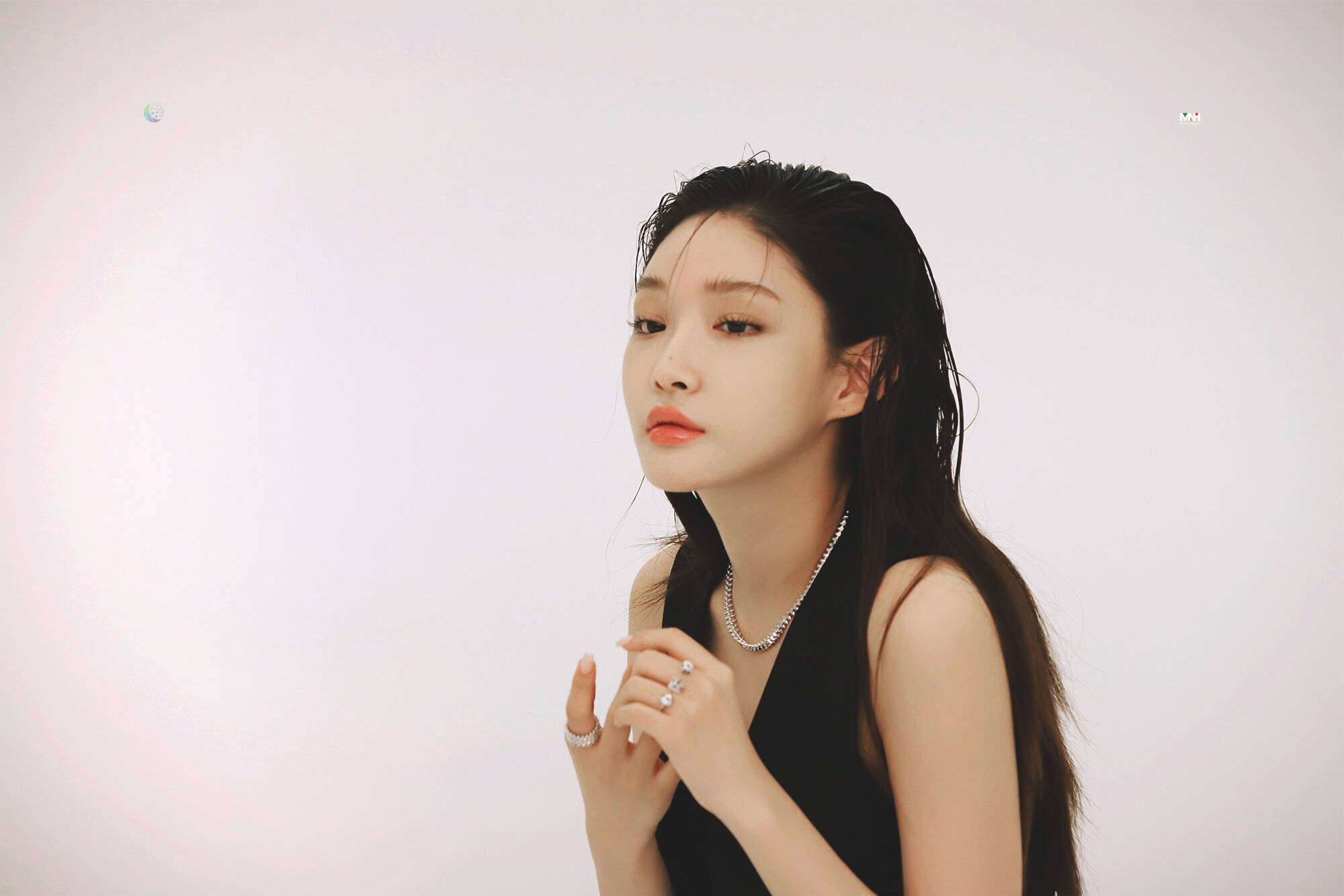 Chungha, black top, silver jewelry, Full HD Desktop Wallpaper