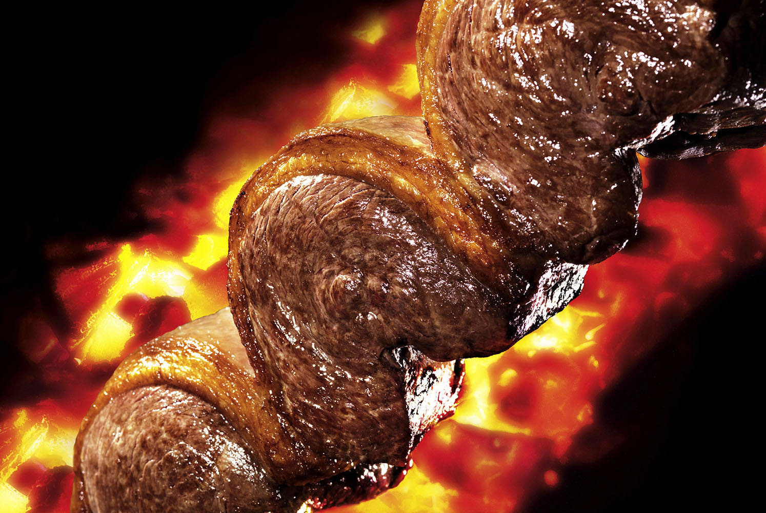 Churrasco, sizzling skewered meat, vibrant flames, HD Desktop Wallpaper