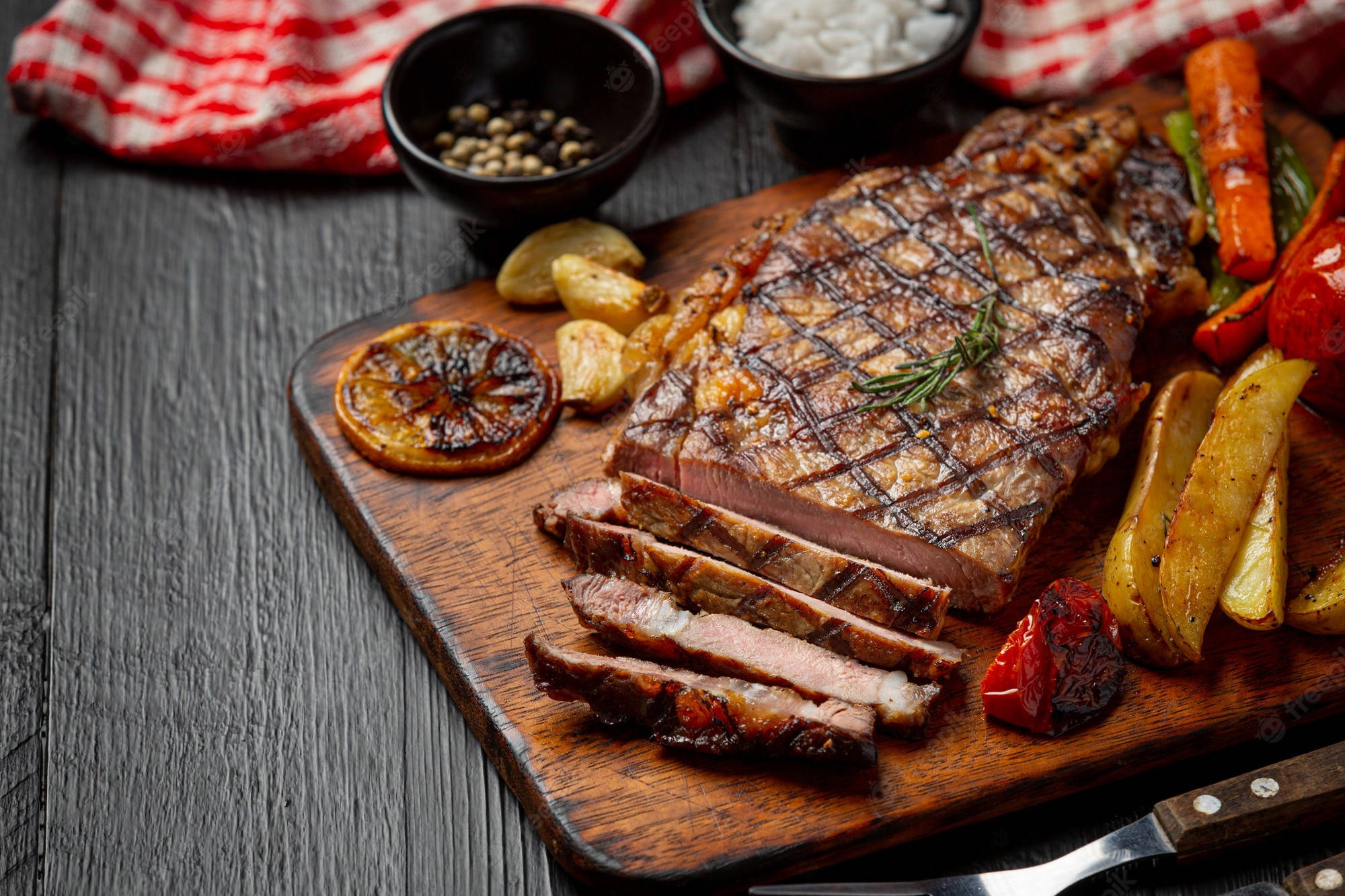 grilled churrasco, potatoes, char marks, Full HD Desktop Wallpaper