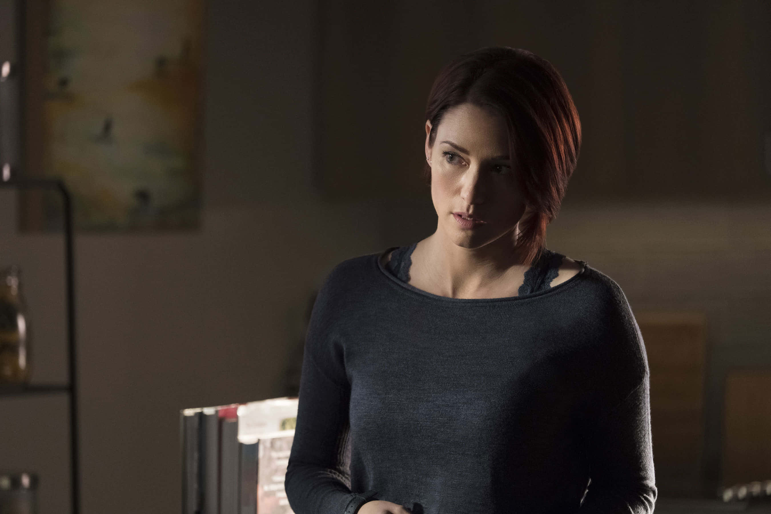 Chyler Leigh, dark sweater, lace trim, 2K Desktop Wallpaper