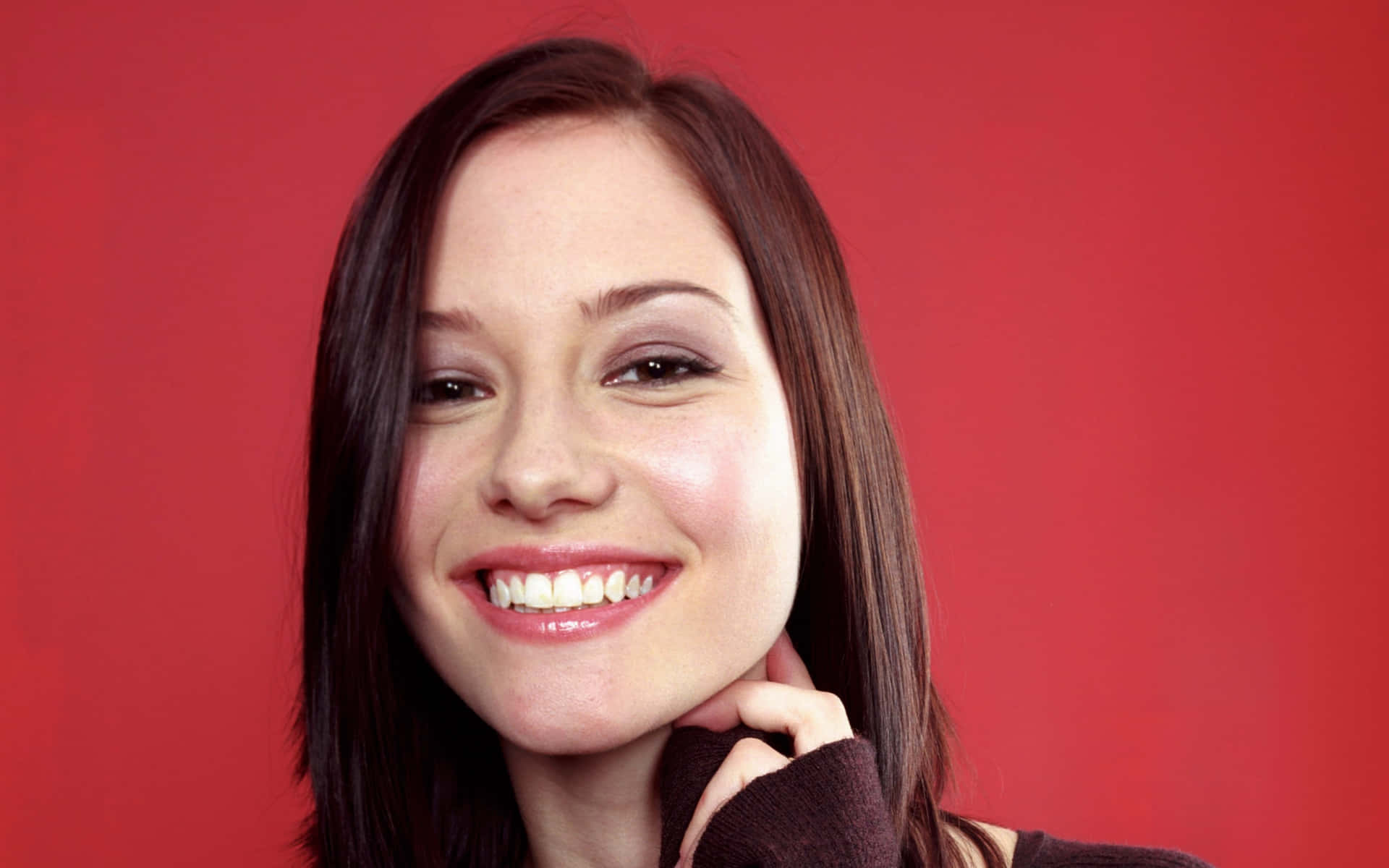 Chyler Leigh, dark hair, solid red background, Full HD Desktop Wallpaper