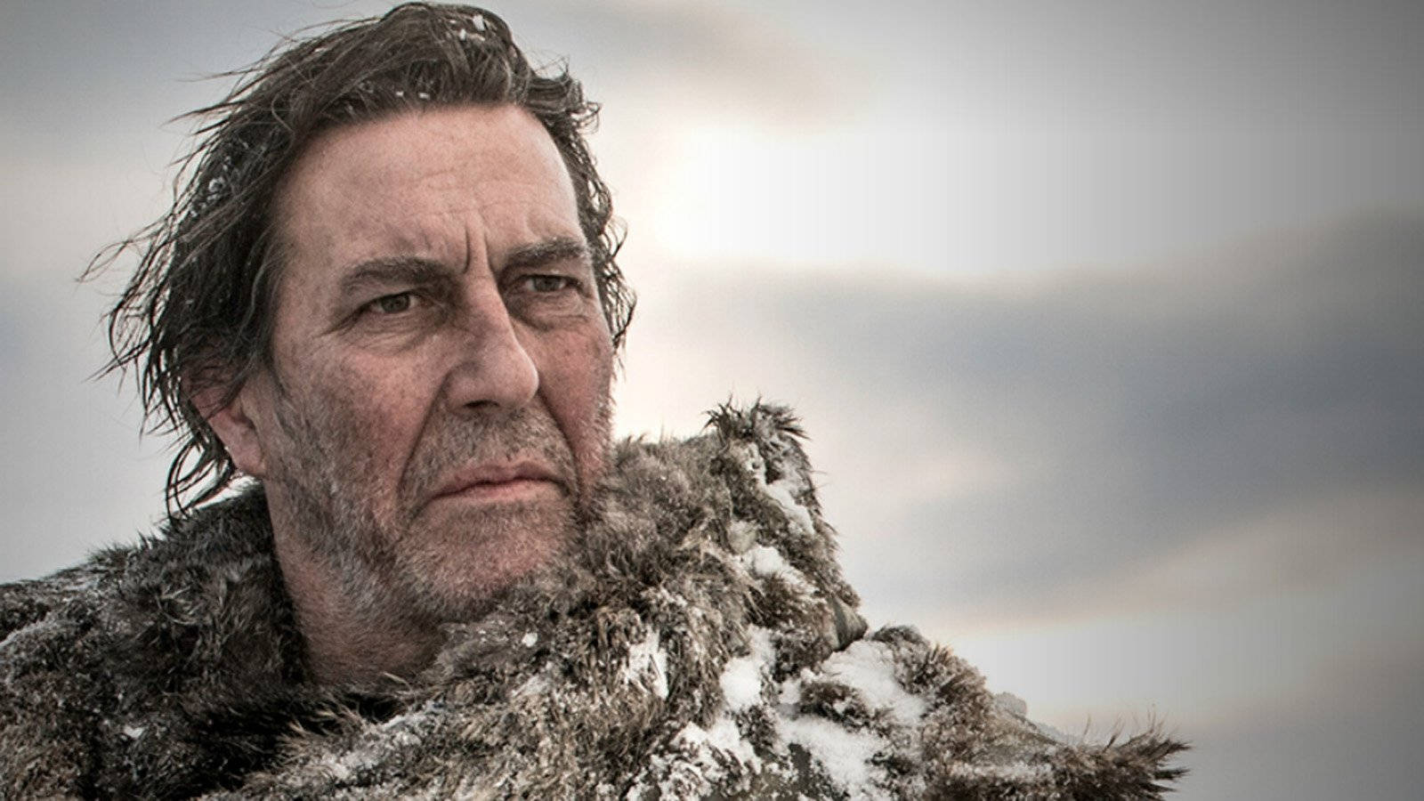 Ciarán Hinds, snow-dusted hair, fur coat, HD Desktop Wallpaper
