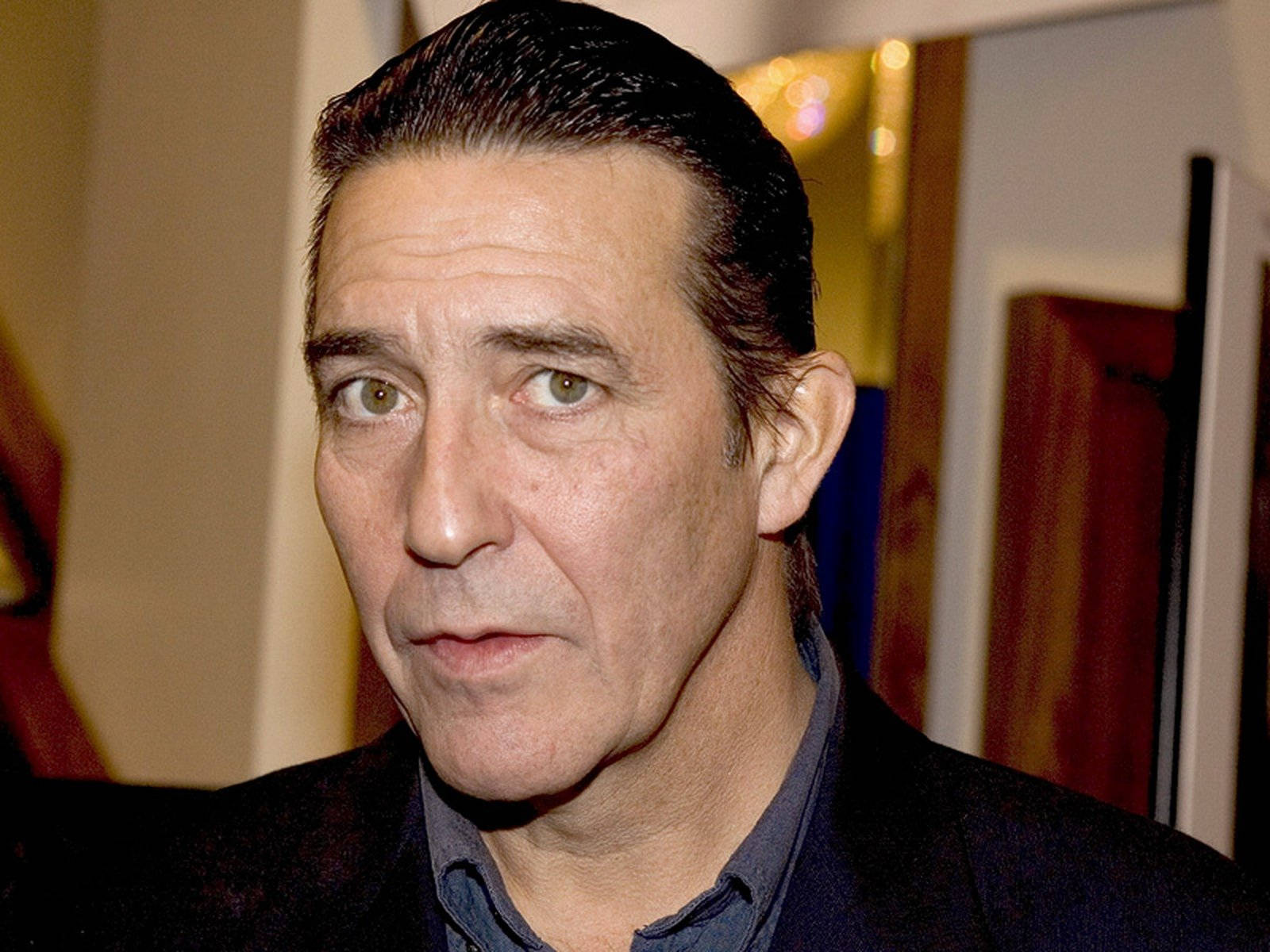 Ciarán Hinds, dark suit jacket, green eyes, HD Desktop Wallpaper