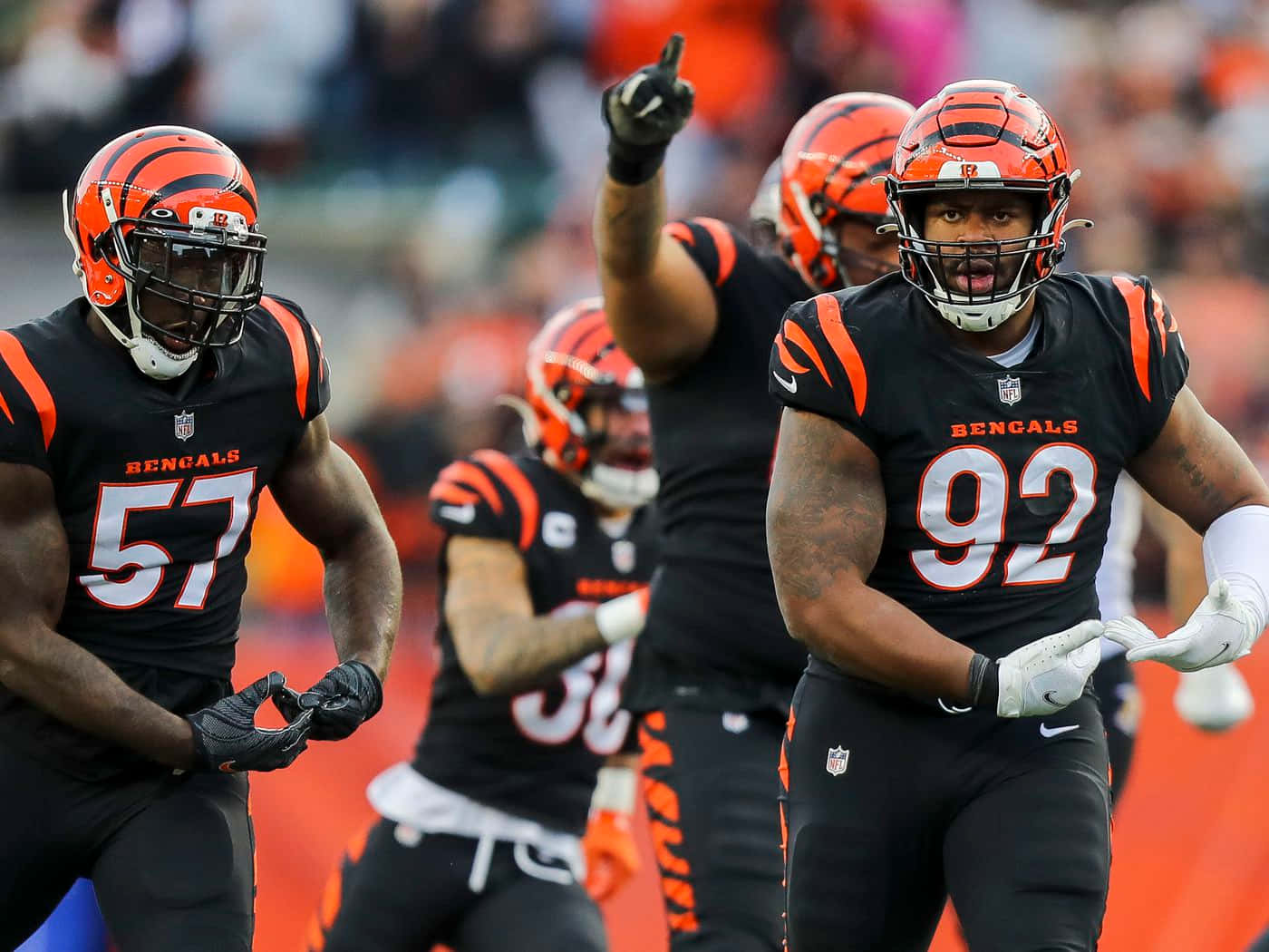 Cincinnati Bengals, black and orange uniforms, football players, HD Desktop Wallpaper
