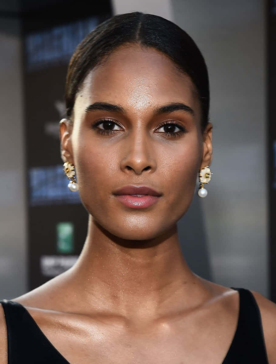 Cindy Bruna, first row, ramp, SD Phone Wallpaper