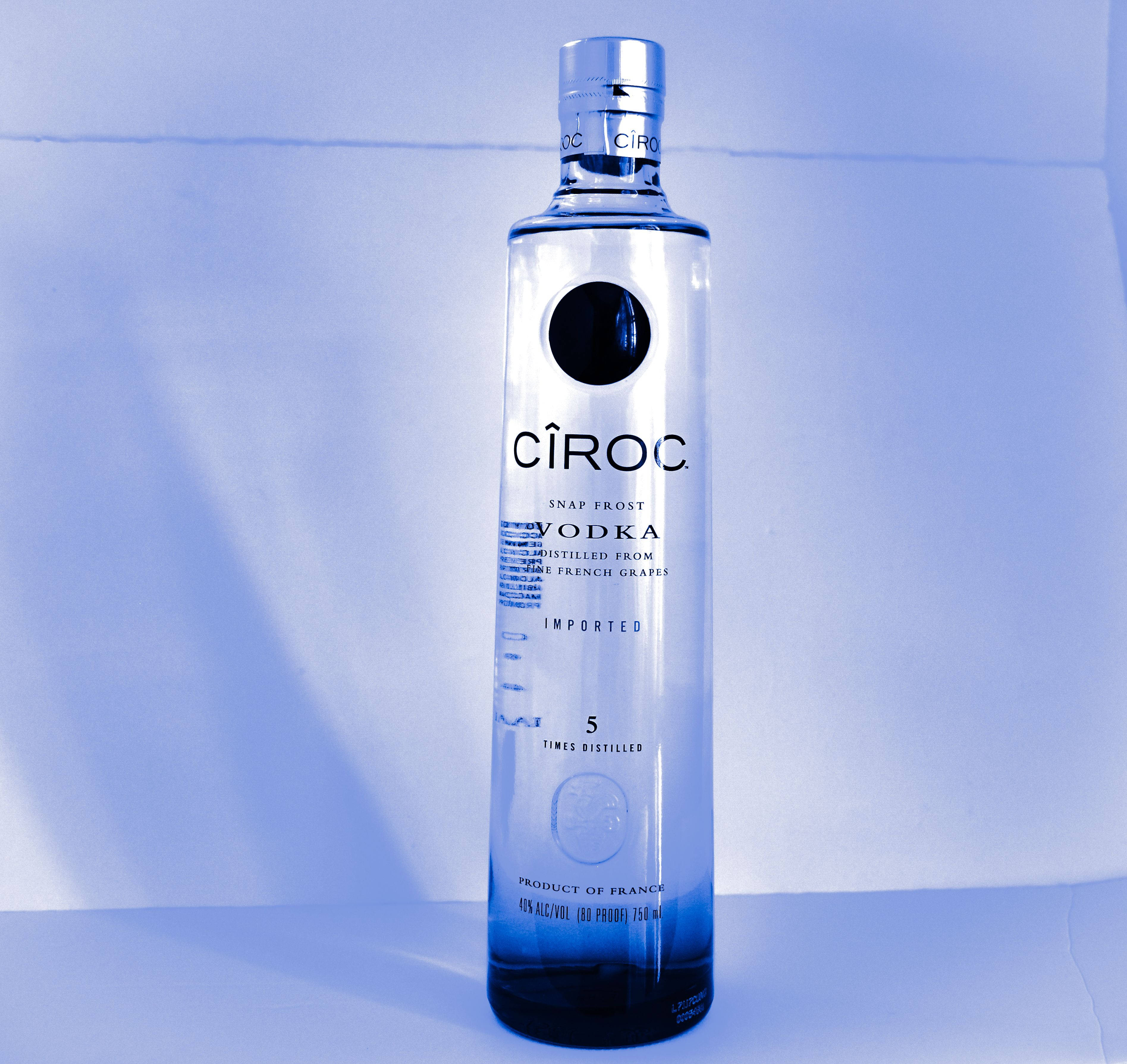 Ciroc, blue-tinted, blue gradient backdrop, 2K Desktop Wallpaper
