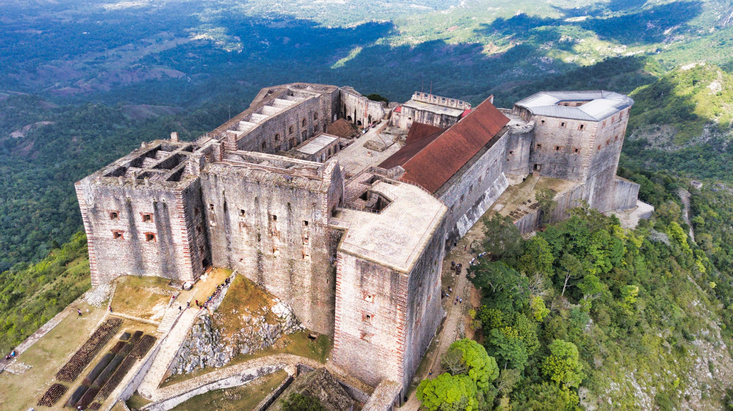Citadelle Laferriere, stone fortress, mountain, 2K Desktop Wallpaper