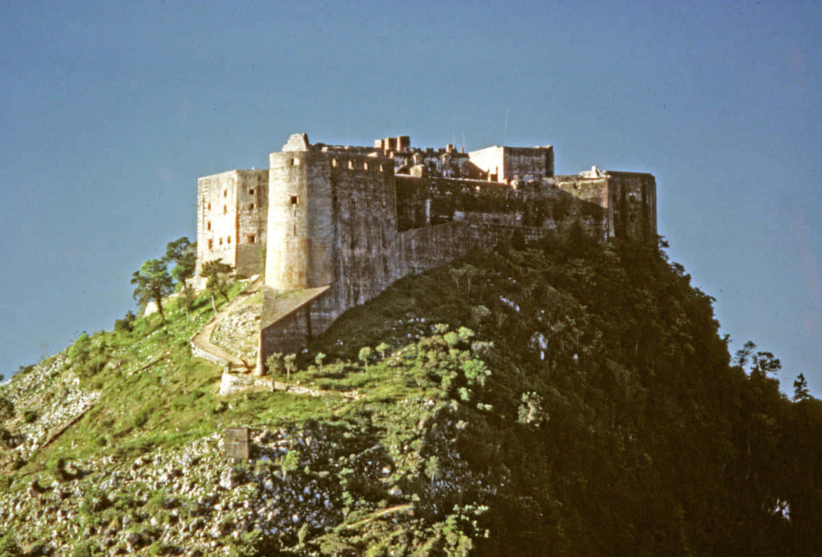 Citadelle Laferriere, ancient stone fortress, lush green hill, SD Desktop Wallpaper