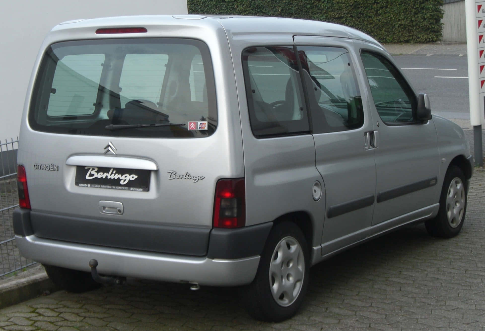 Citroen Berlingo, silver, cobblestone street, Full HD Desktop Wallpaper