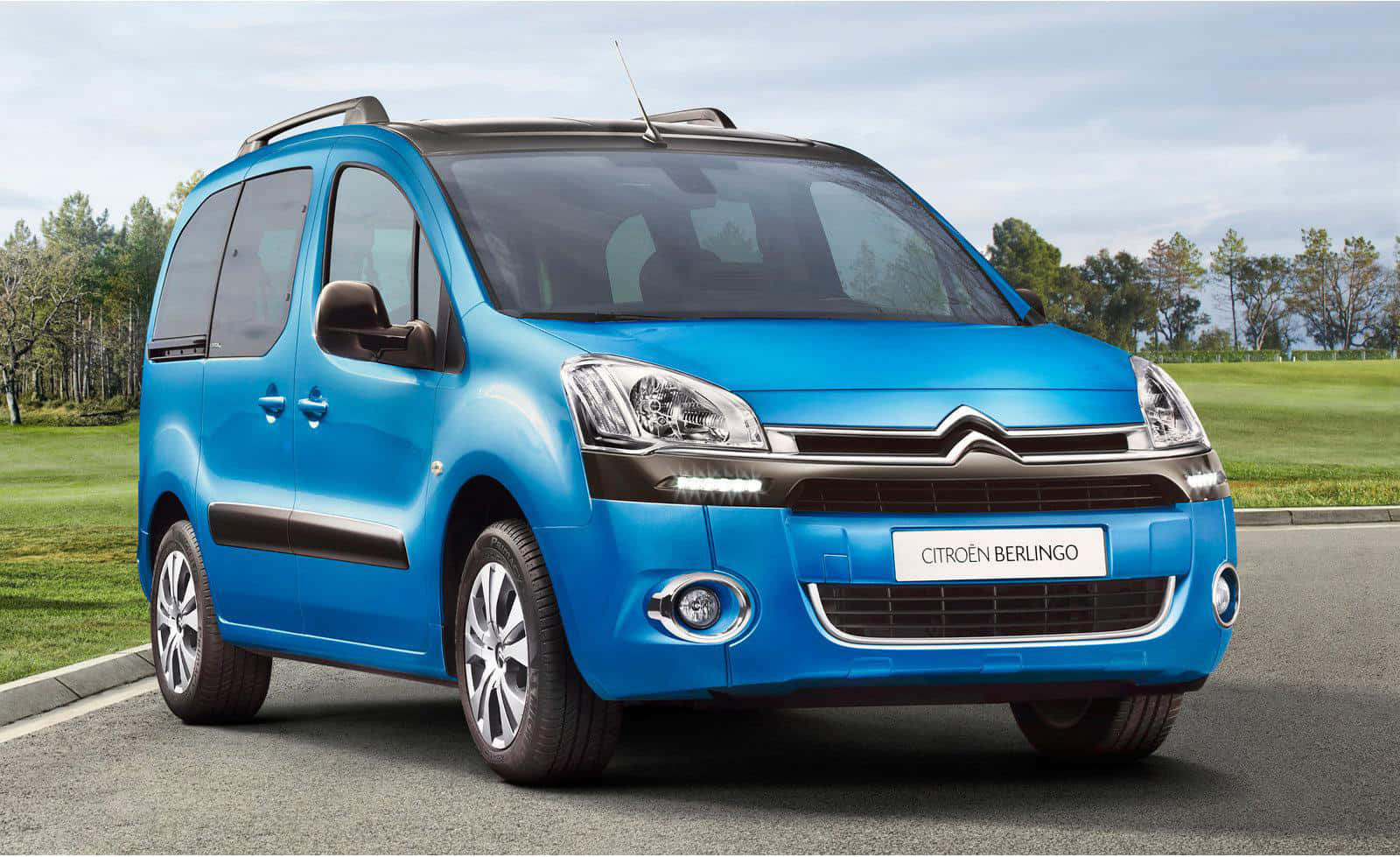 Citroen Berlingo, vibrant blue, paved road, HD Desktop Wallpaper
