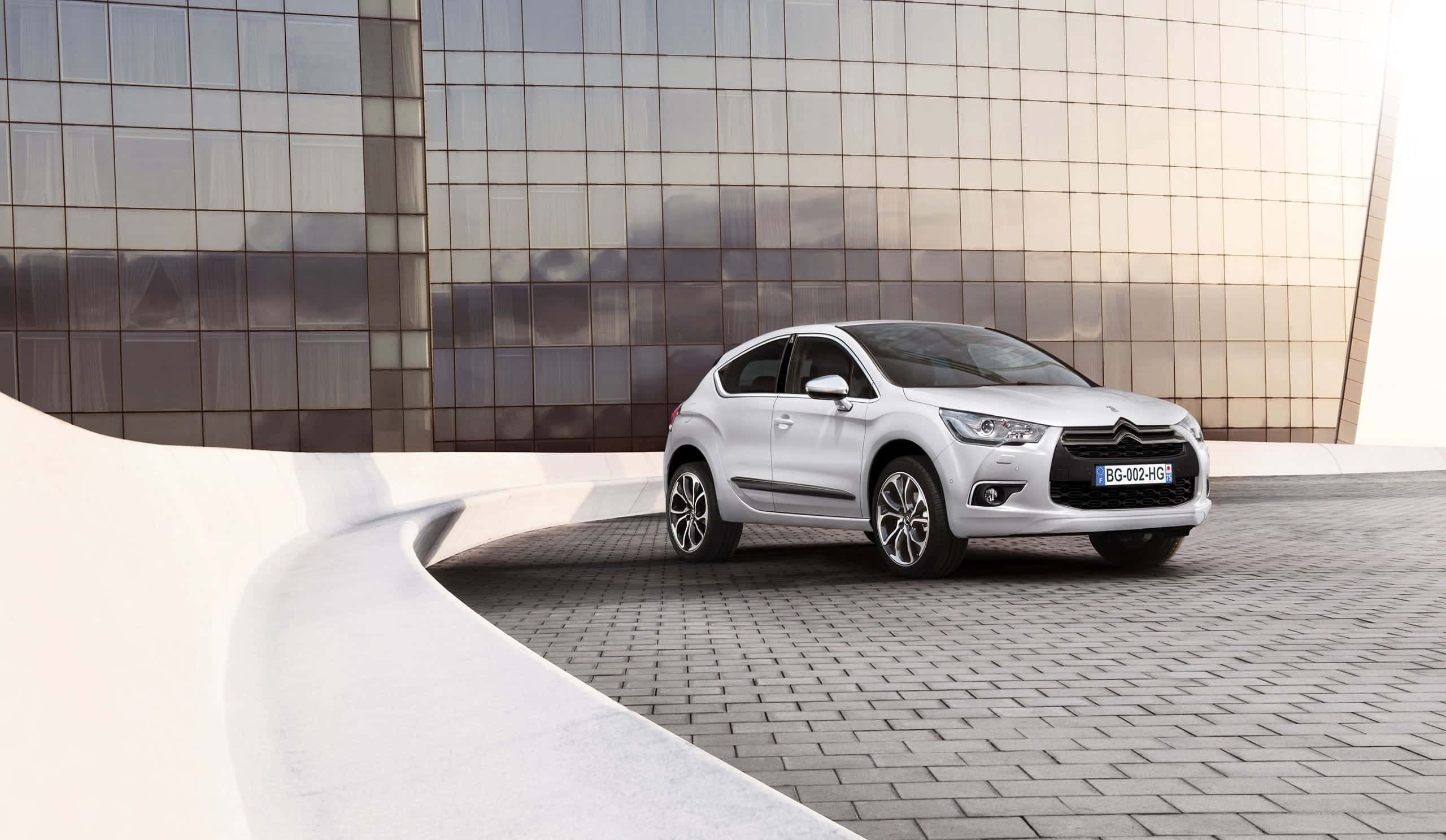 Citroen DS4, silver, curved white platform, 2K Desktop Wallpaper