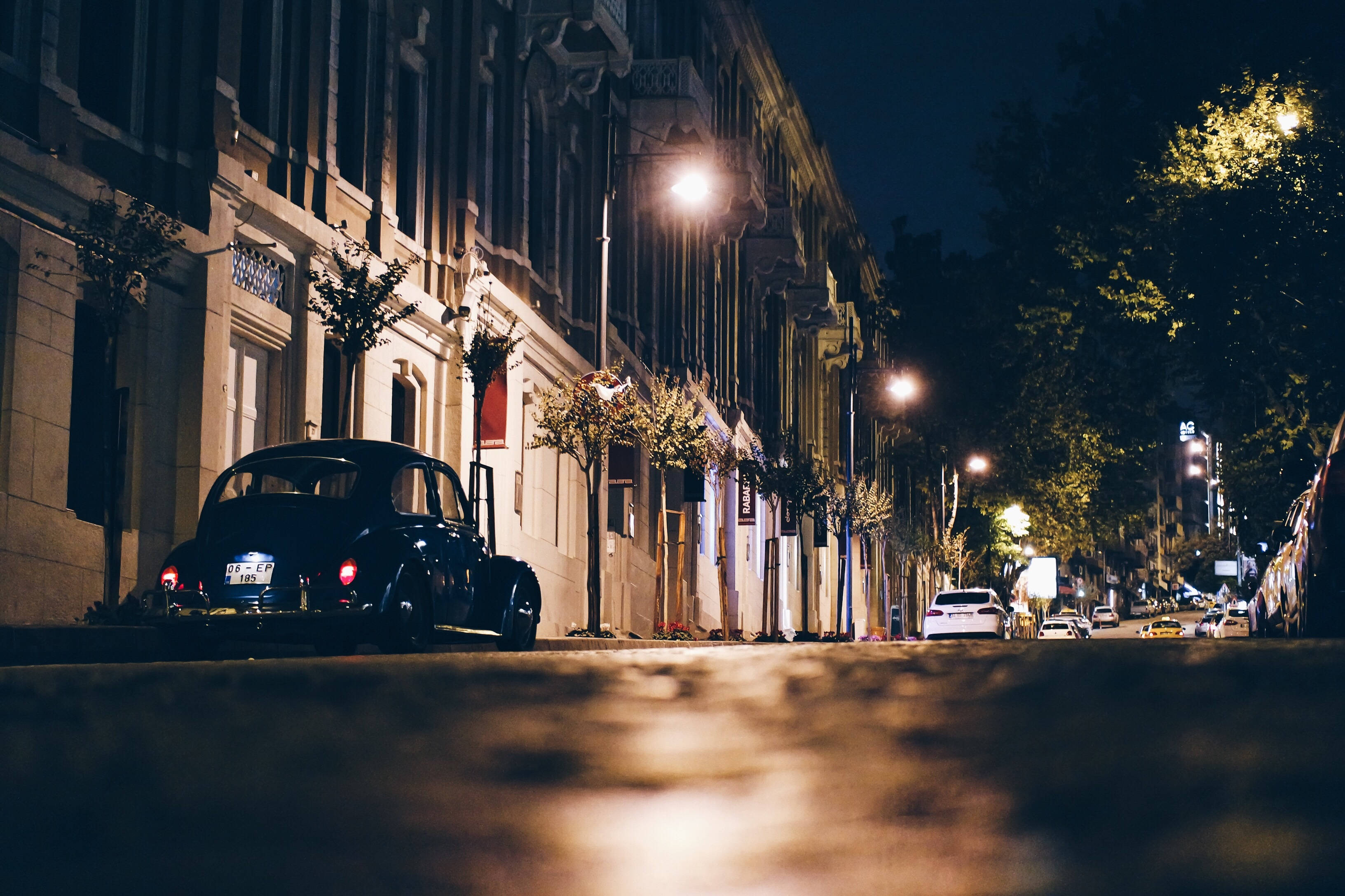 Night City, vintage black car, quiet cobblestone street, 2K Desktop Wallpaper