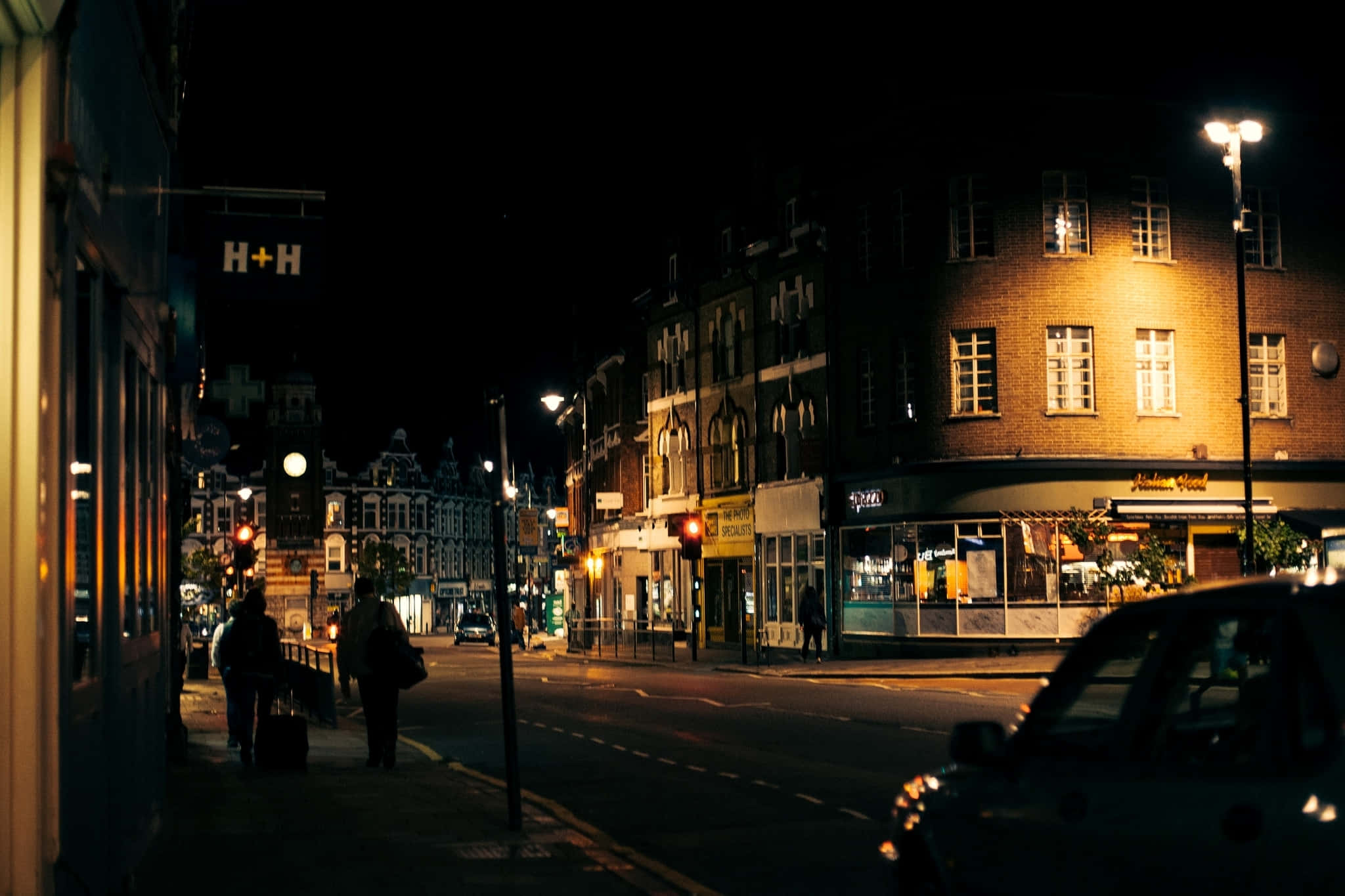 urban nightlife scene, city street, night, Full HD Desktop Wallpaper
