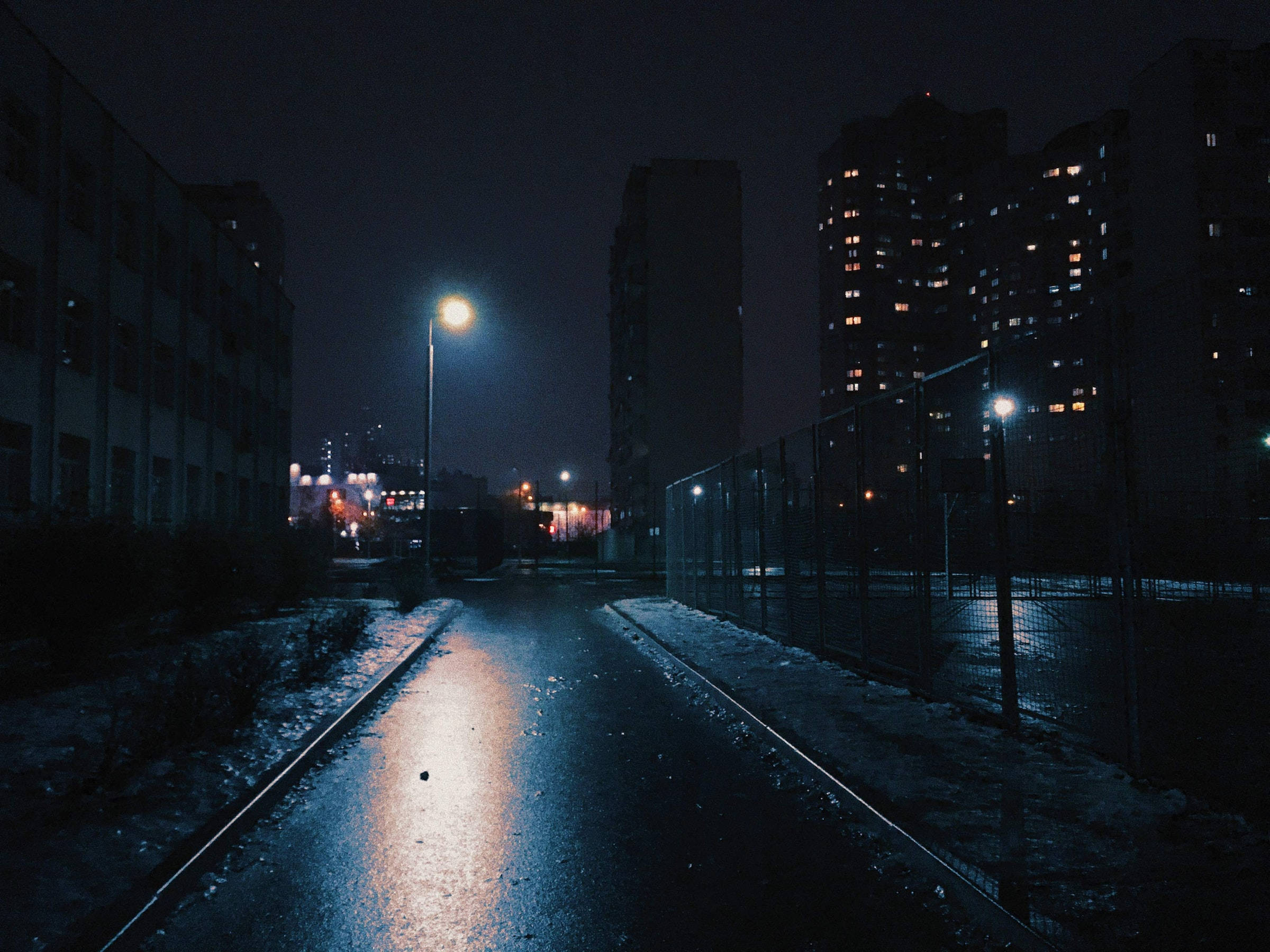 City Night, lamp post, wet urban alley, Full HD Desktop Wallpaper