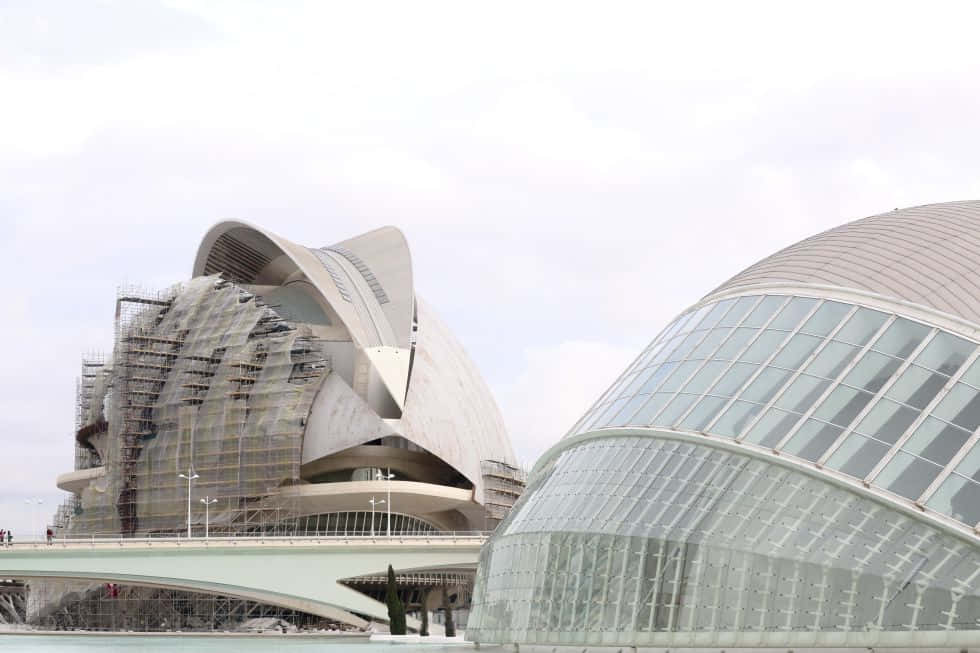 Ciudad De Las Artes Y Las Ciencias, curved glass, metal domes, SD Desktop Wallpaper