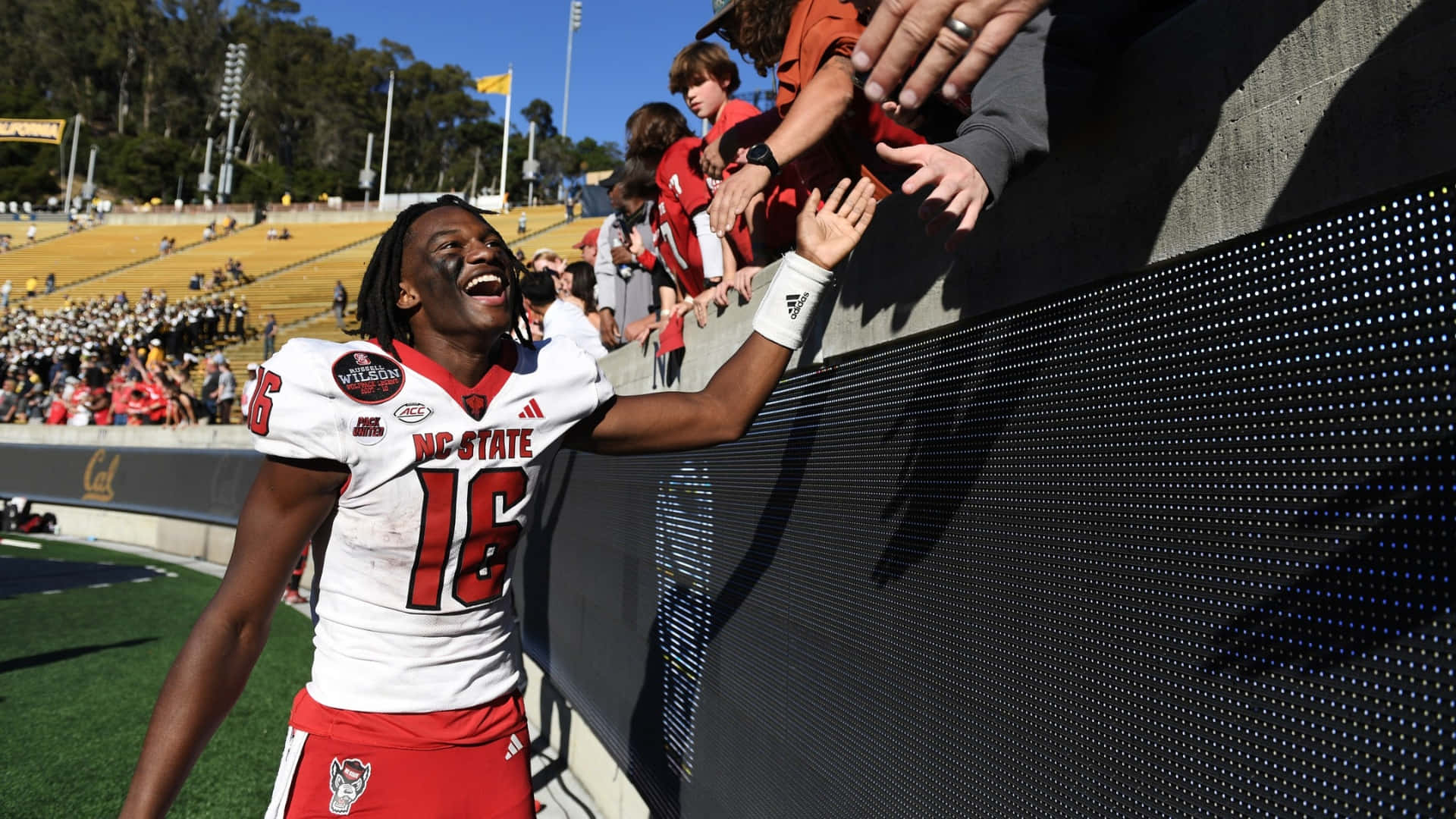 Cj Bailey, NC State football player, white and red uniform, Full HD Desktop Wallpaper