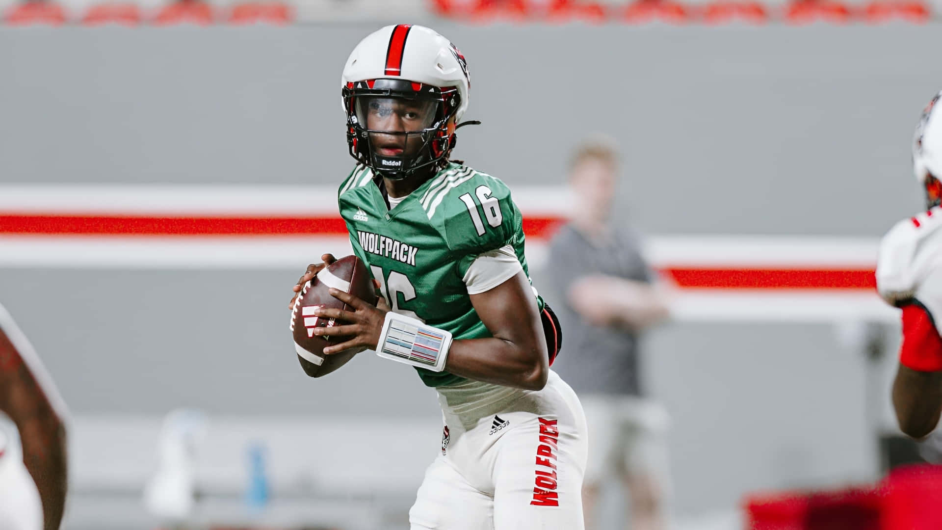Cj Bailey, football quarterback, green and white uniform, Full HD Desktop Wallpaper