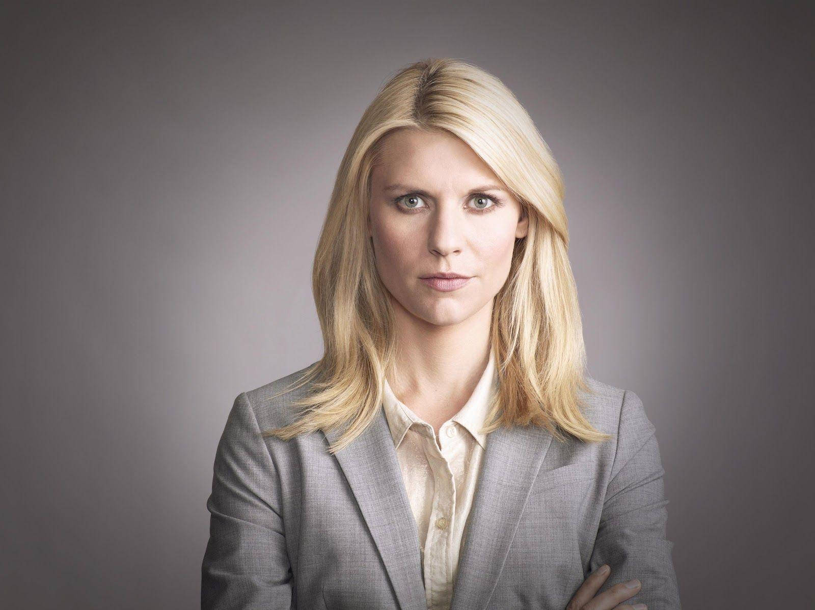 Claire Danes, gray suit, muted gray background, HD Desktop Wallpaper