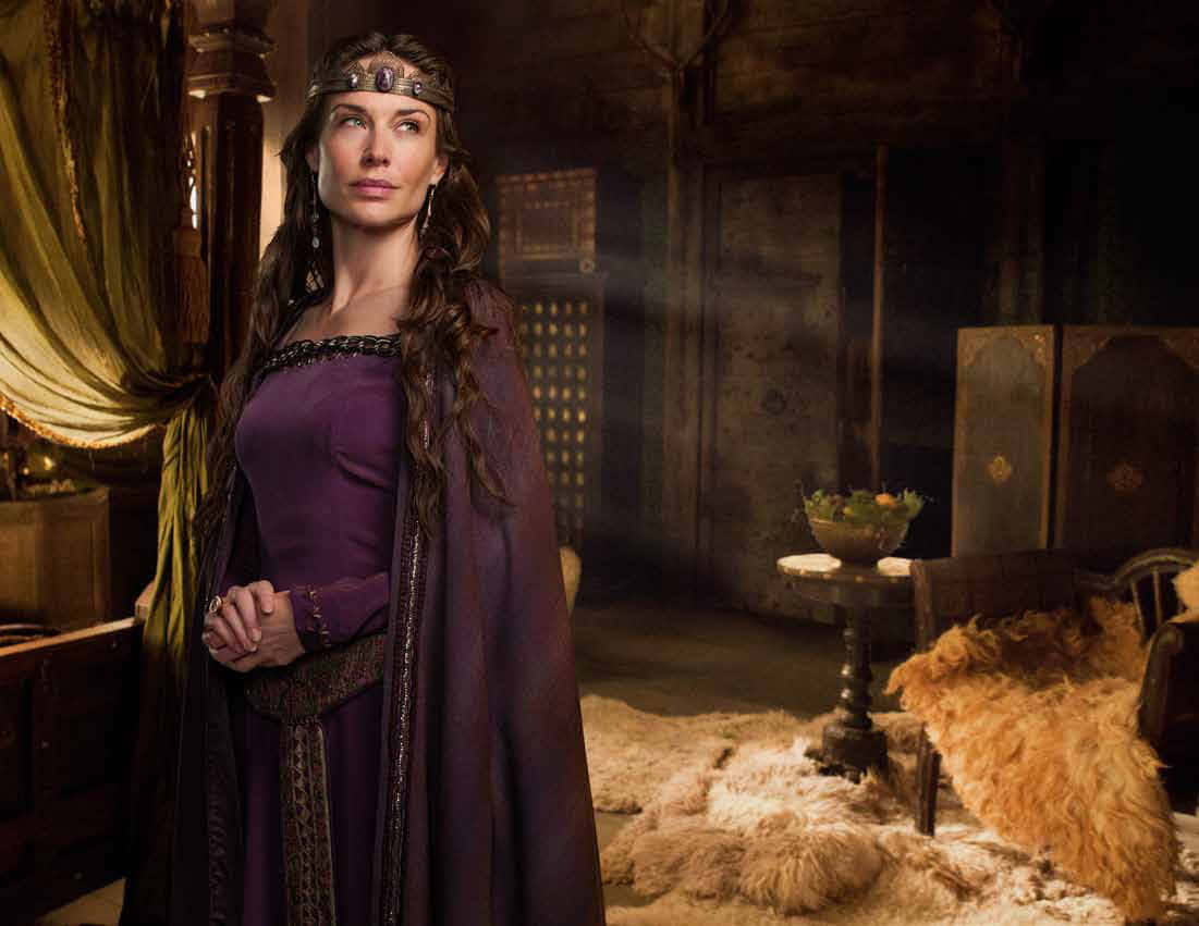 Claire Forlani, purple gown, crown, SD Desktop Wallpaper