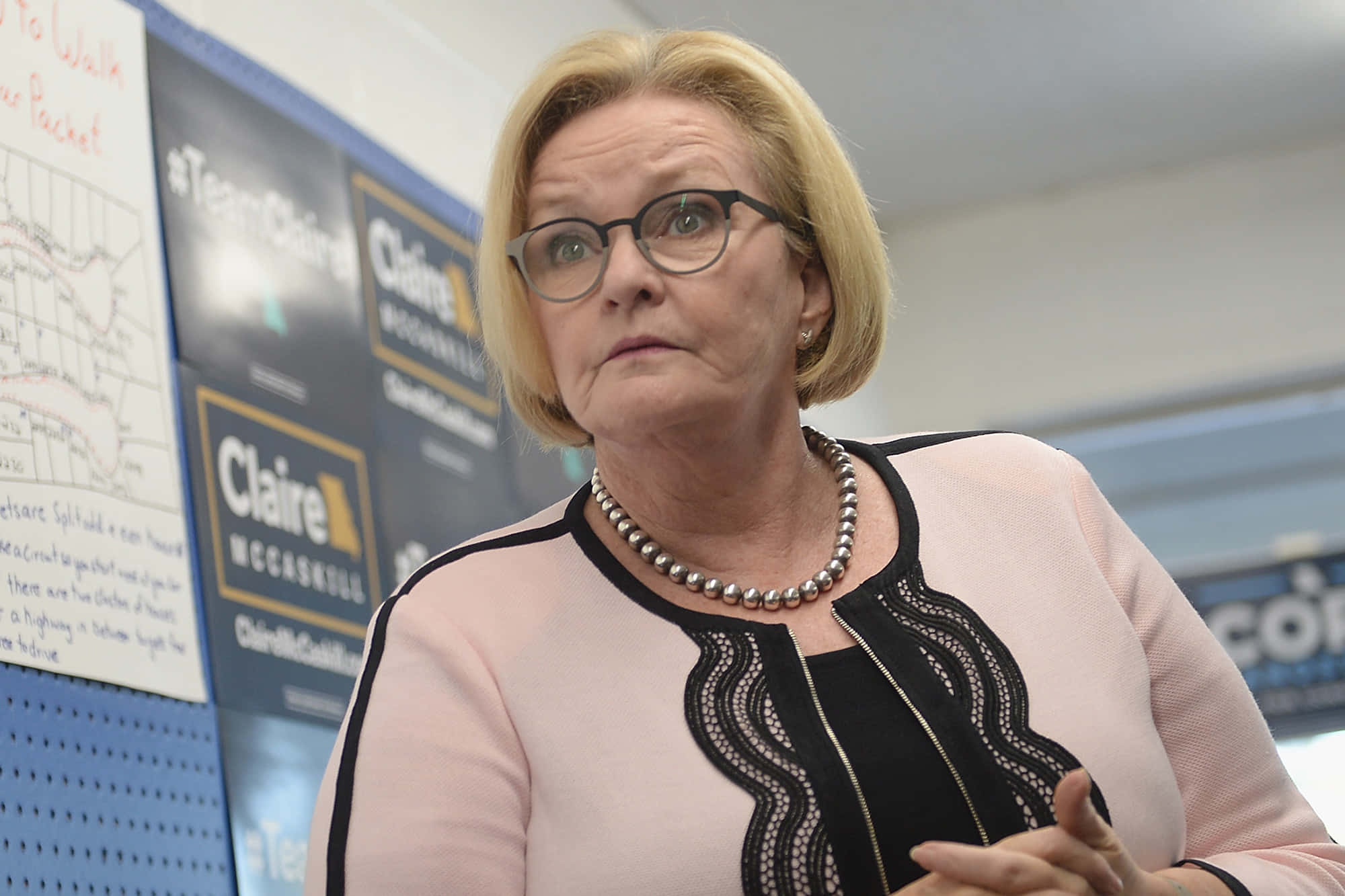 Claire McCaskill, glasses, pearl necklace, Full HD Desktop Wallpaper
