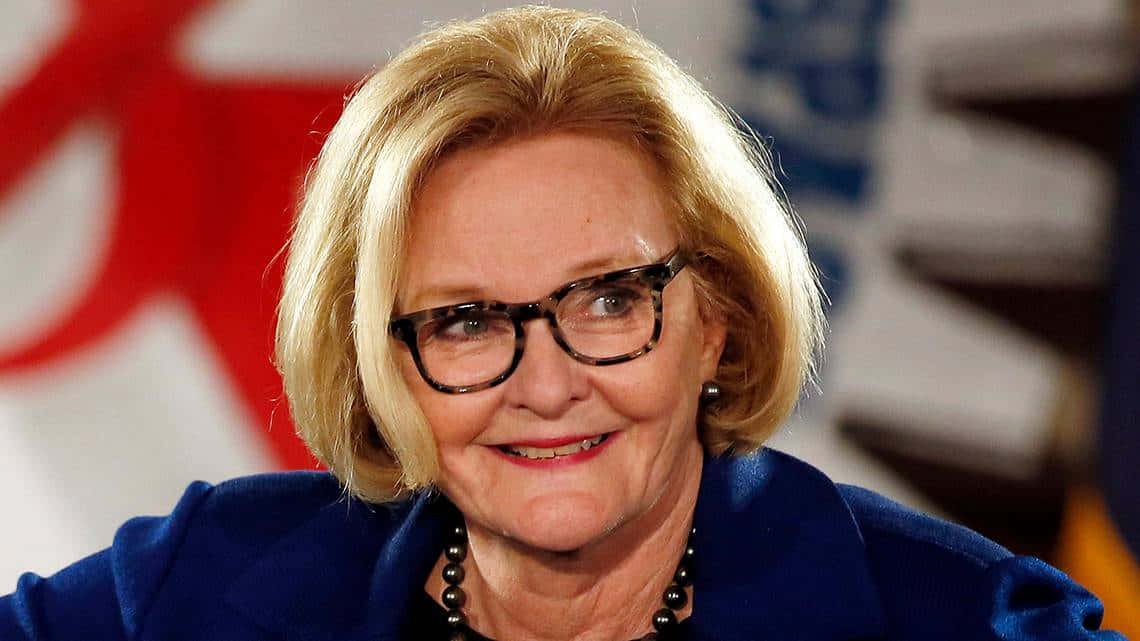 Claire McCaskill, blonde woman, glasses, SD Desktop Wallpaper