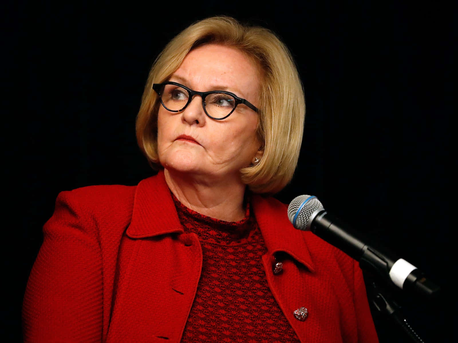 Claire McCaskill, red coat, blonde hair, HD Desktop Wallpaper