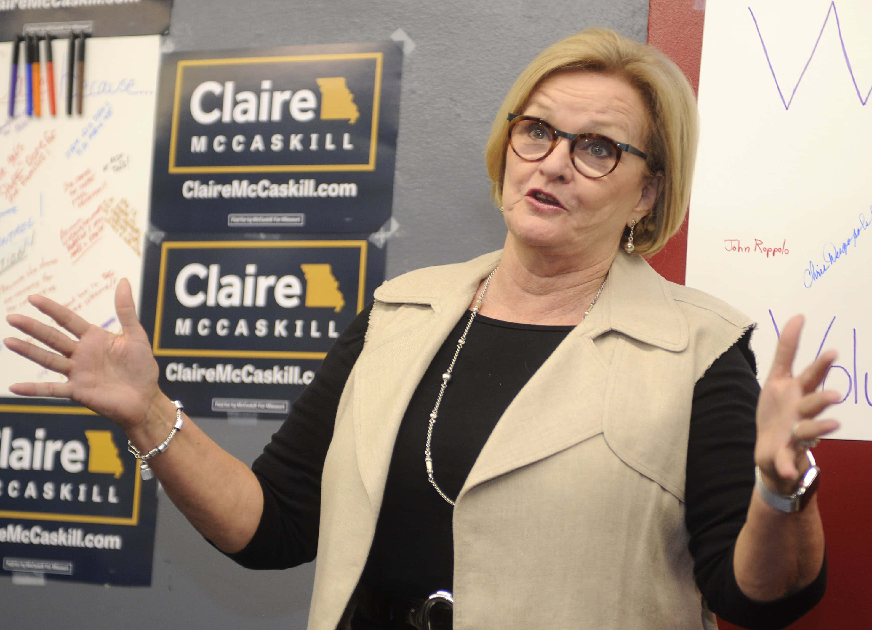 Claire McCaskill, campaign posters, whiteboard, 2K Desktop Wallpaper
