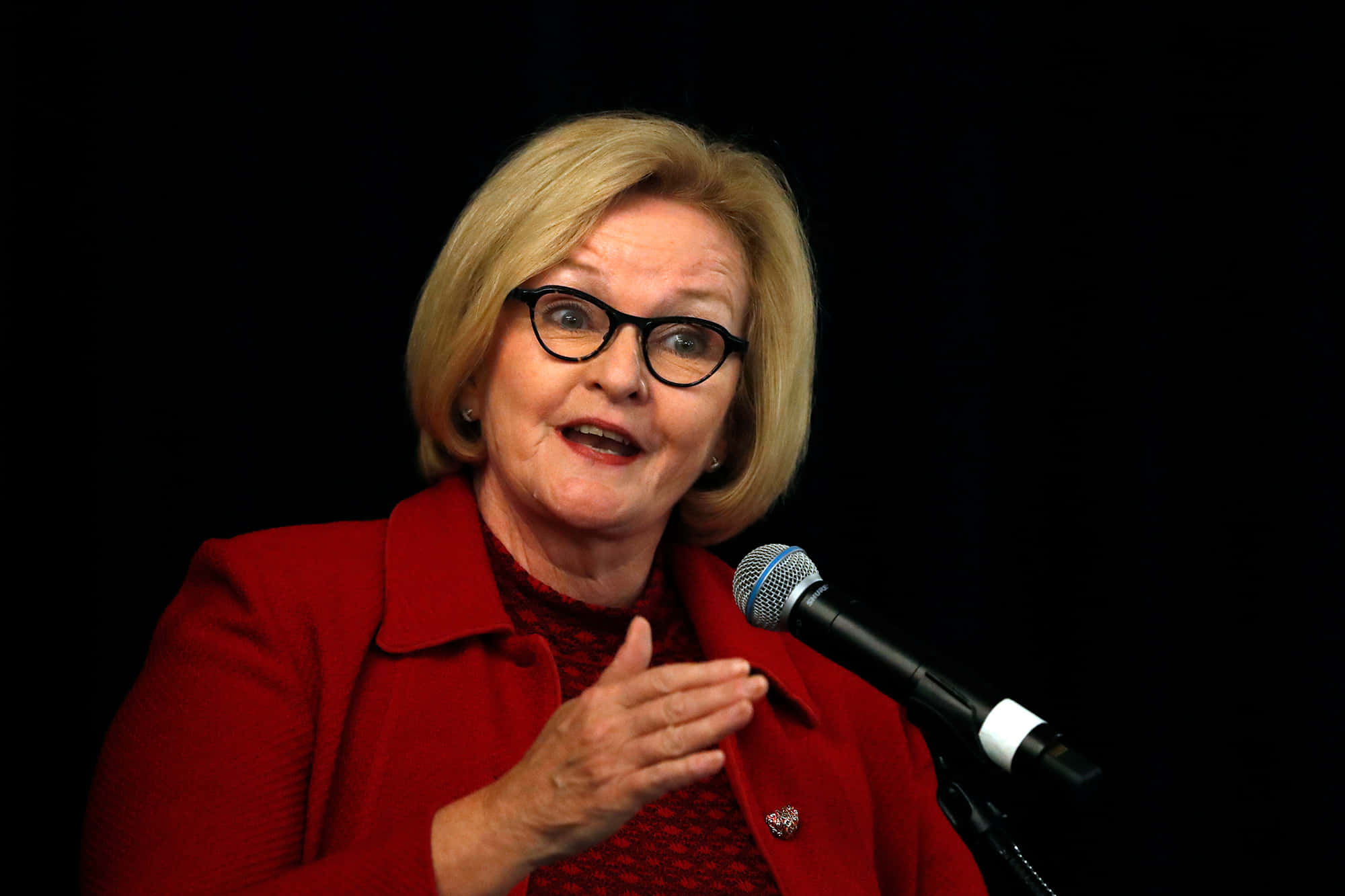 Claire McCaskill, microphone, red jacket, Full HD Desktop Wallpaper