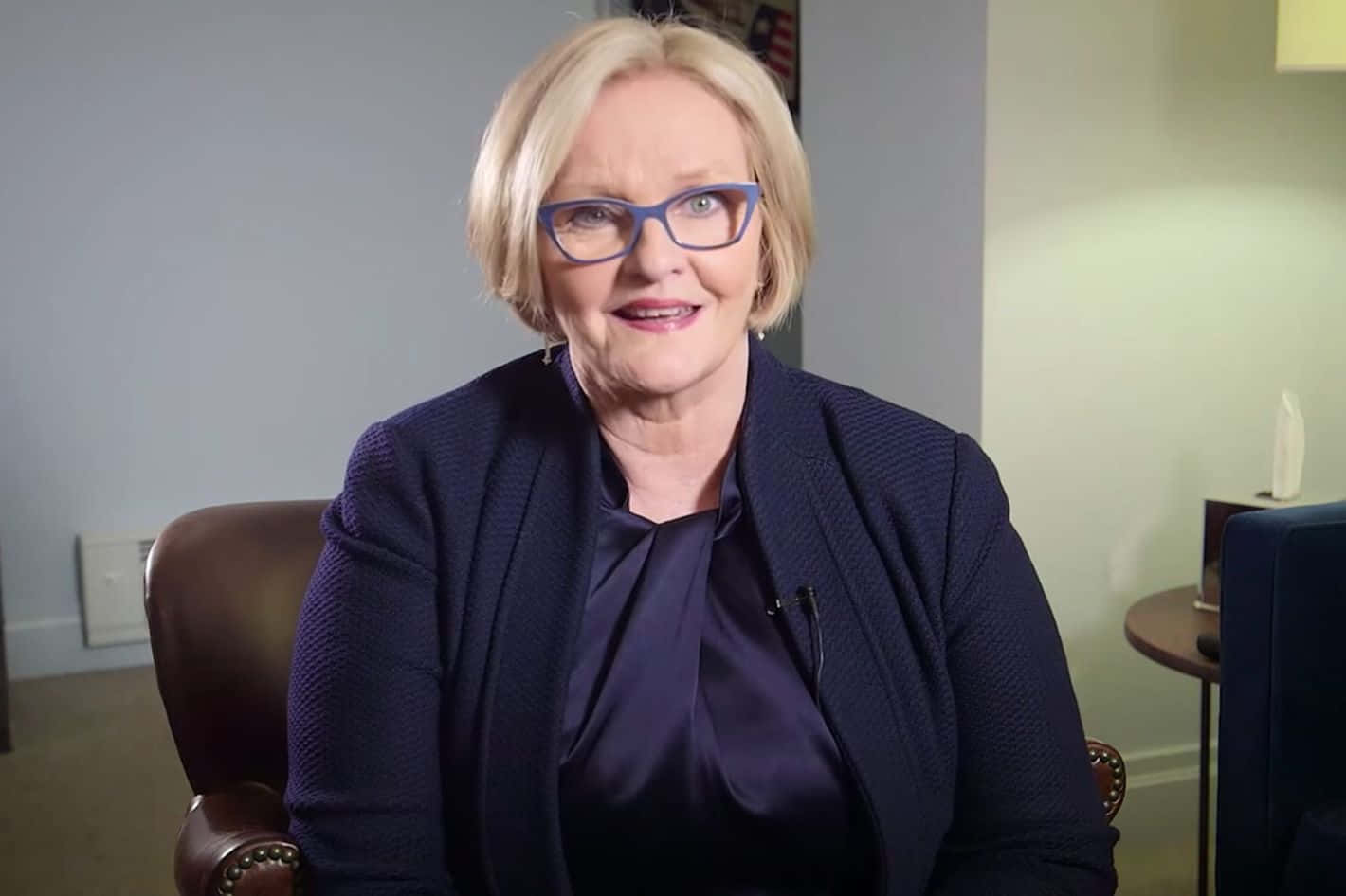 Claire McCaskill, armchair, leather chair, HD Desktop Wallpaper