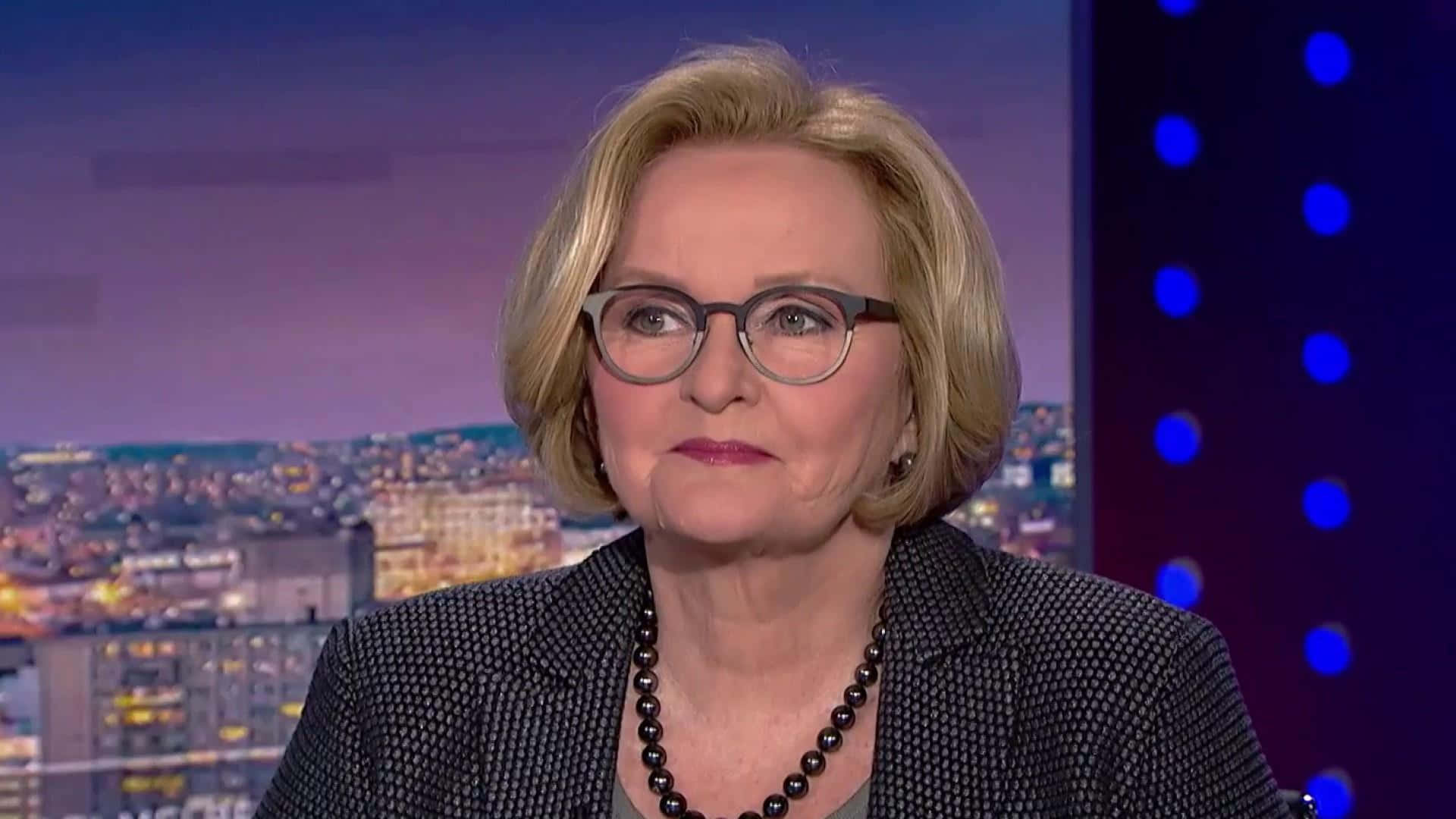 Claire McCaskill, glasses, pearl necklace, Full HD Desktop Wallpaper