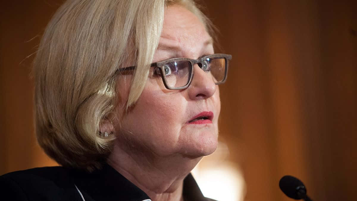 Claire McCaskill, microphone, podium, SD Desktop Wallpaper