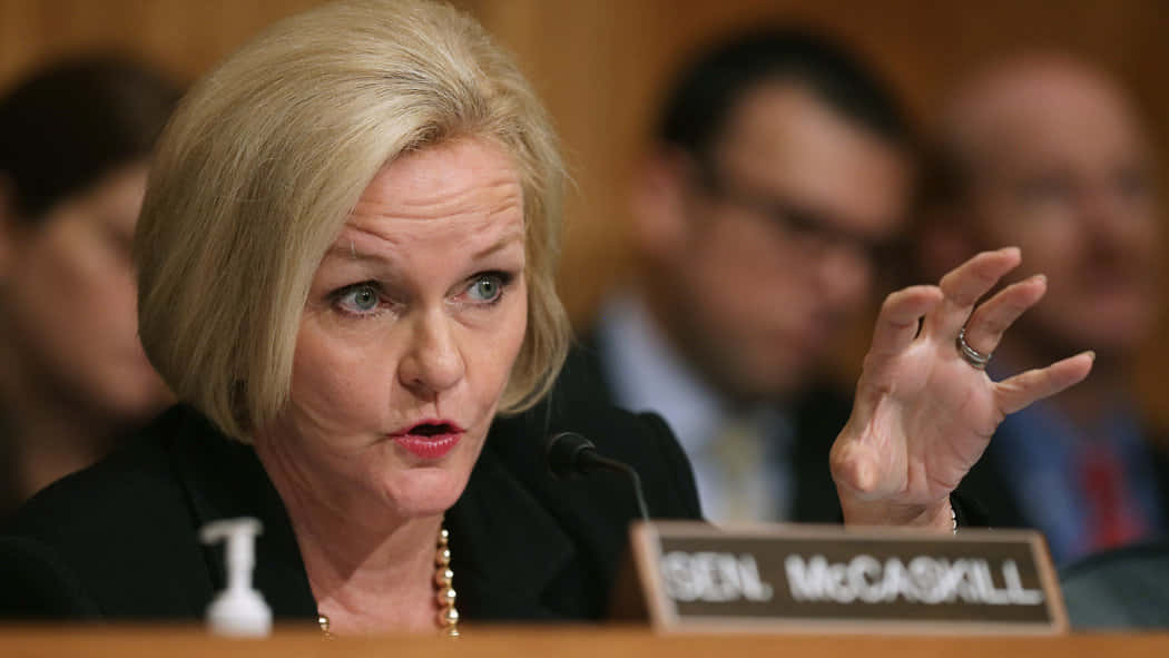 Claire McCaskill, pearls, formal hearing, SD Desktop Wallpaper
