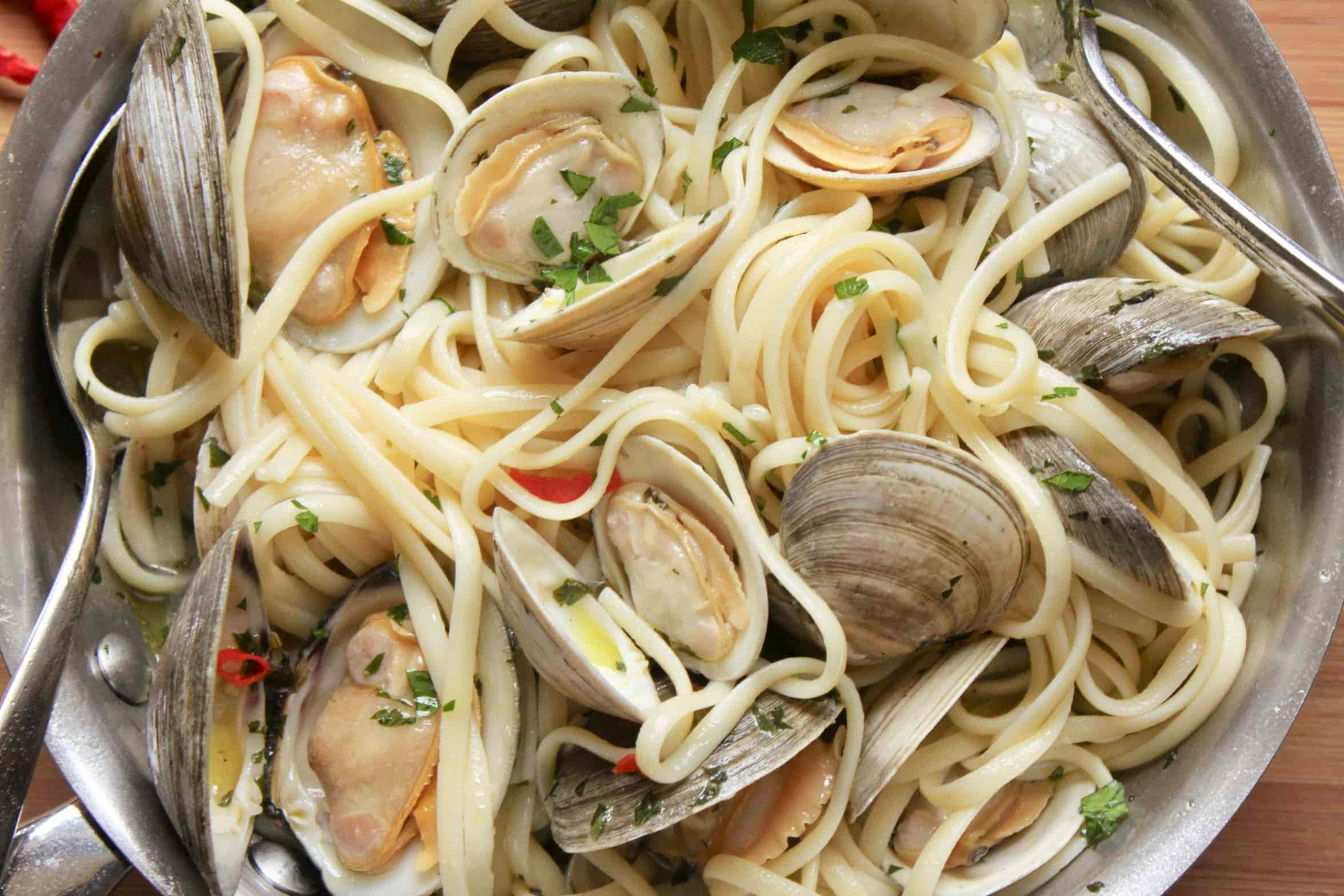spaghetti alla vongole, clams, steaming pan, Full HD Desktop Wallpaper