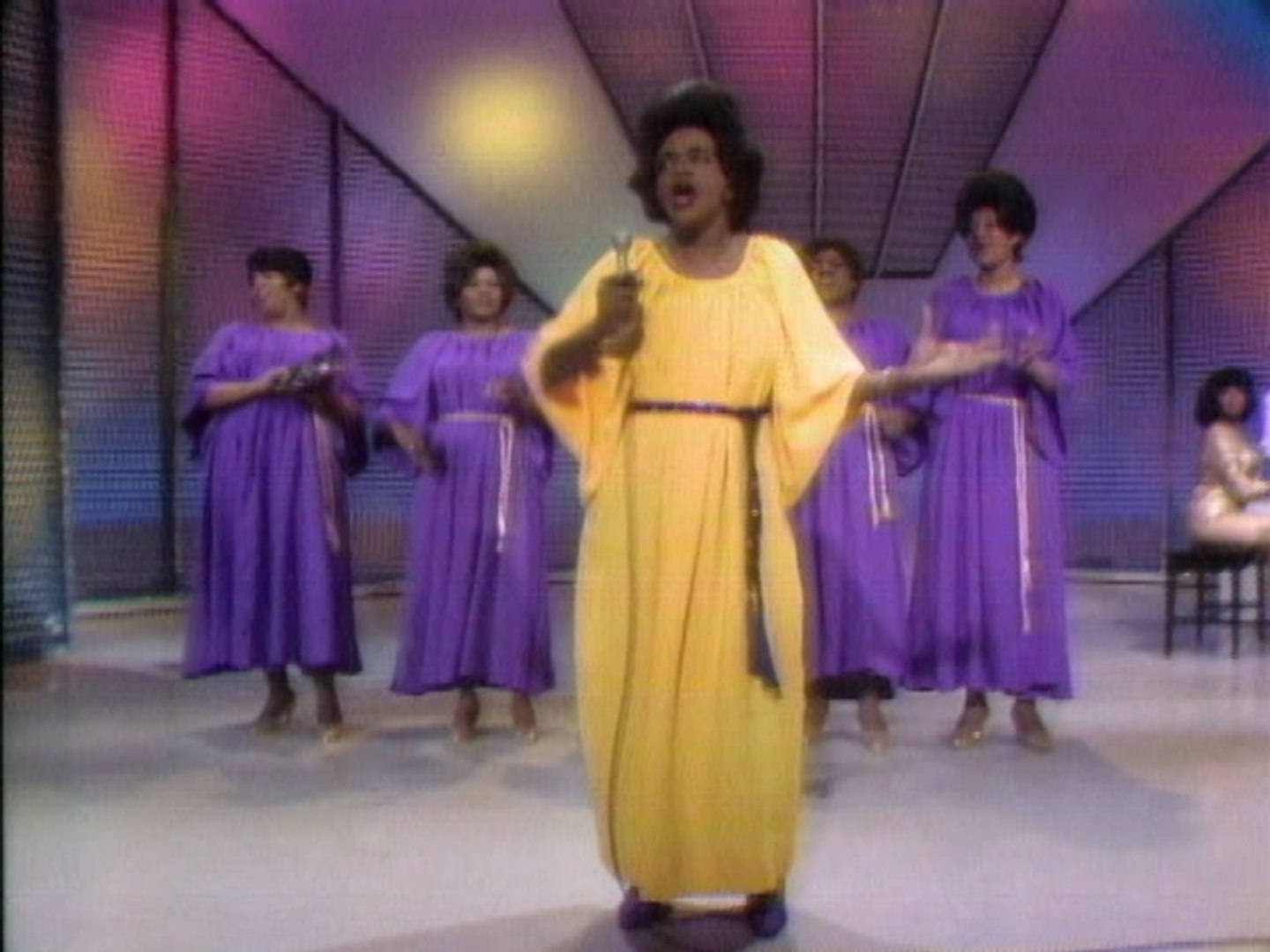 The Clara Ward Singers, leader, flowing yellow gown, HD Desktop Wallpaper