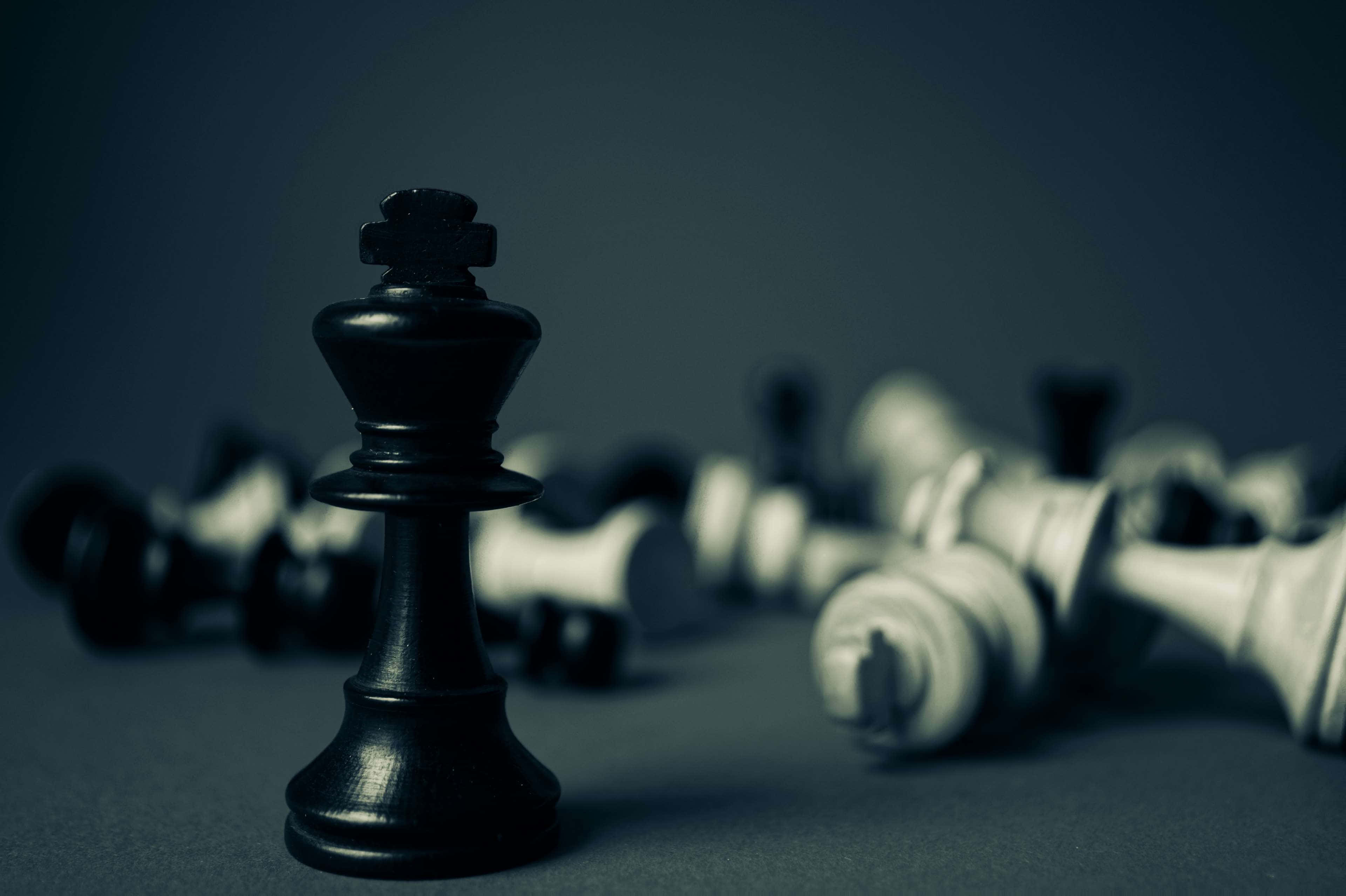 Black and White Chess, chess king, wooden board, 4K Desktop Wallpaper