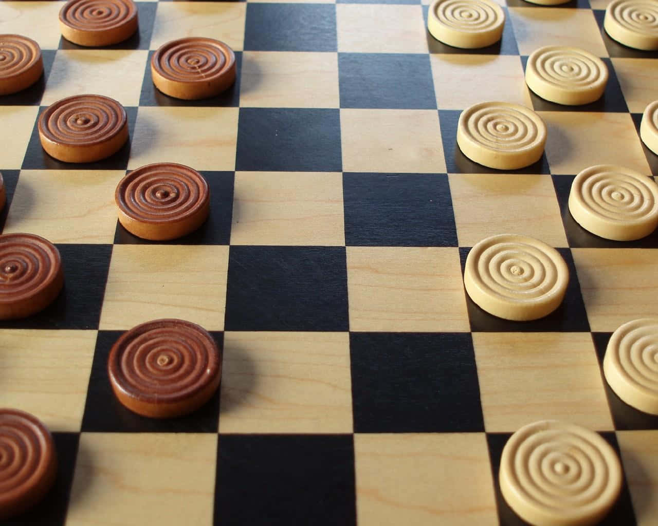 checkers, wooden checkers, spiral patterns, HD Desktop Wallpaper
