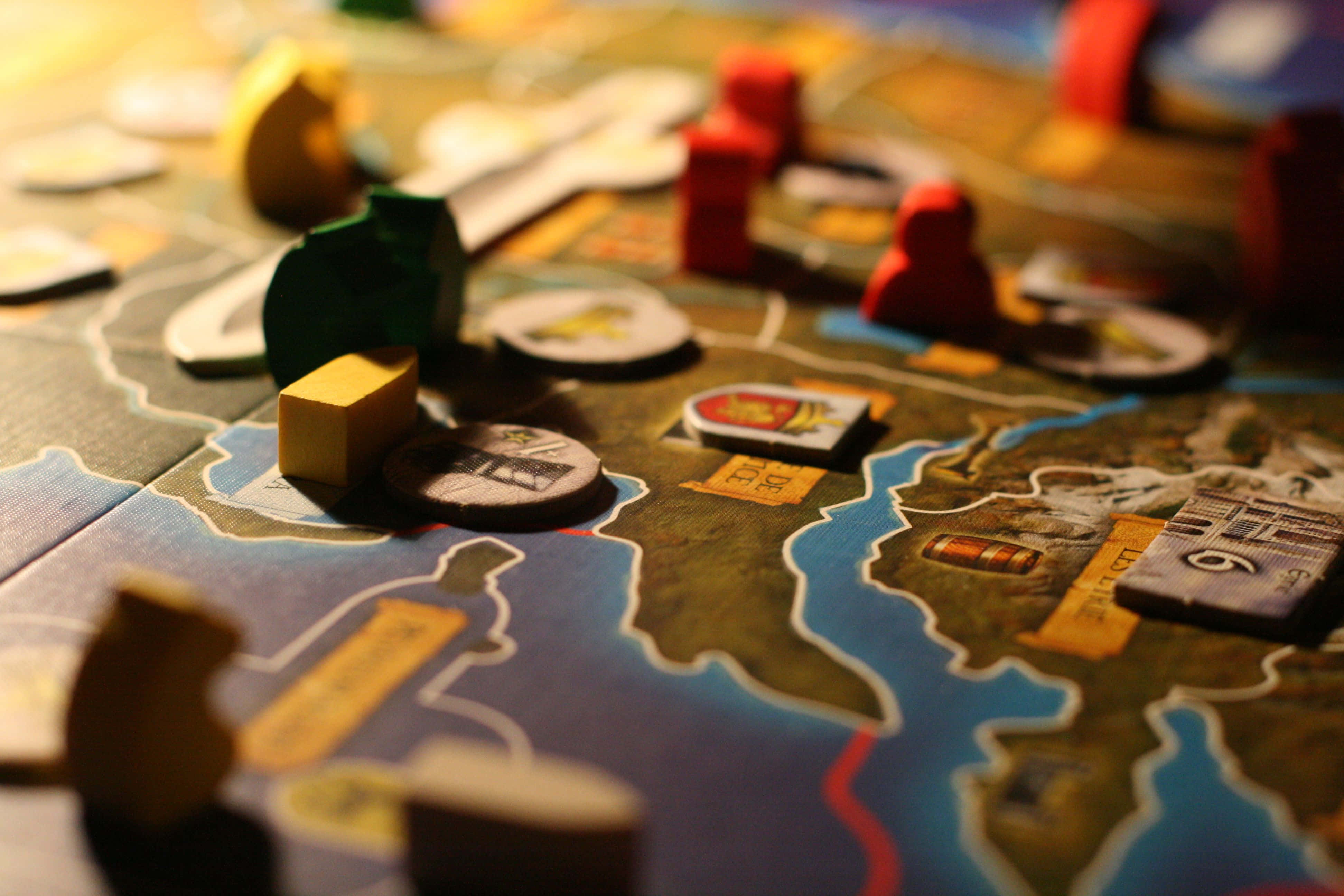 Classic Board Games, wooden pieces, plastic pieces, 4K Desktop Wallpaper