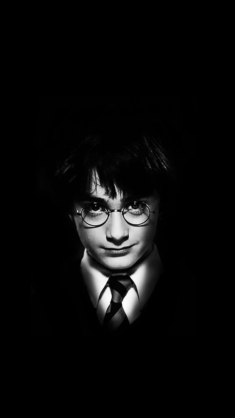 black and white movie, young boy, round glasses, HD Phone Wallpaper
