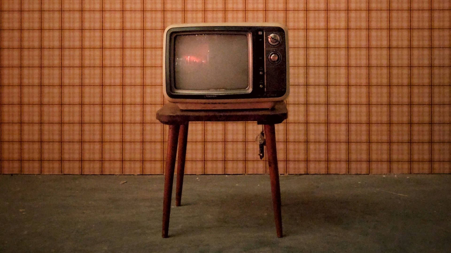 Vintage CRT television, wooden stool, plaid wallpaper, Full HD Desktop Wallpaper