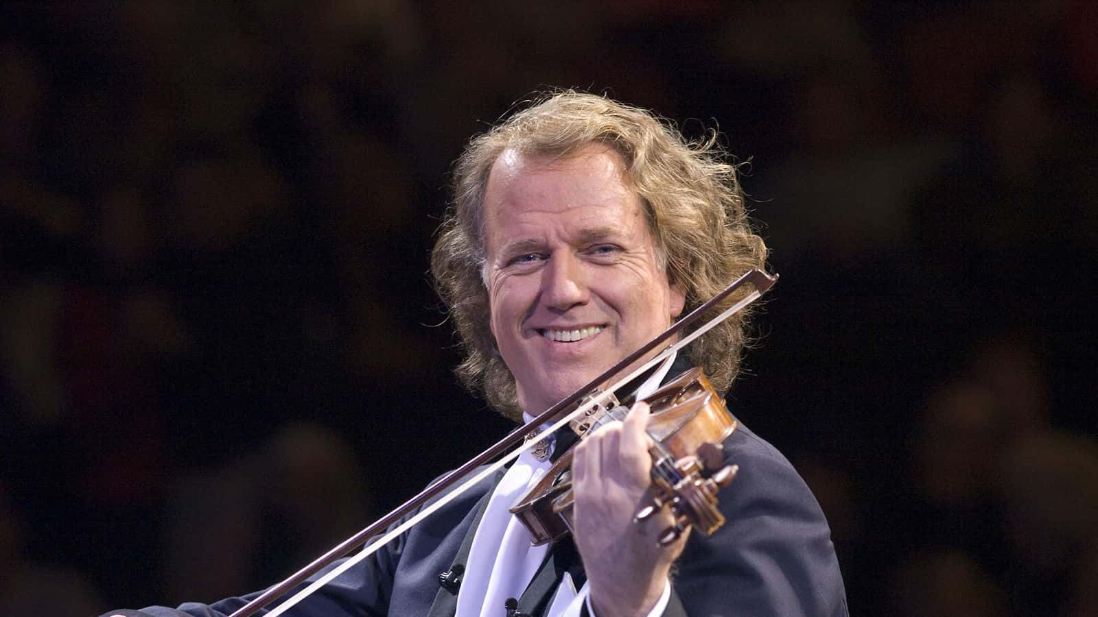 violinist, formal attire, warm stage lights, HD Desktop Wallpaper