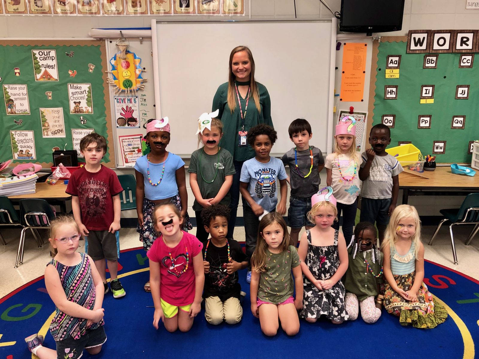 kindergarten teacher, costumed students, classroom, HD Desktop Wallpaper