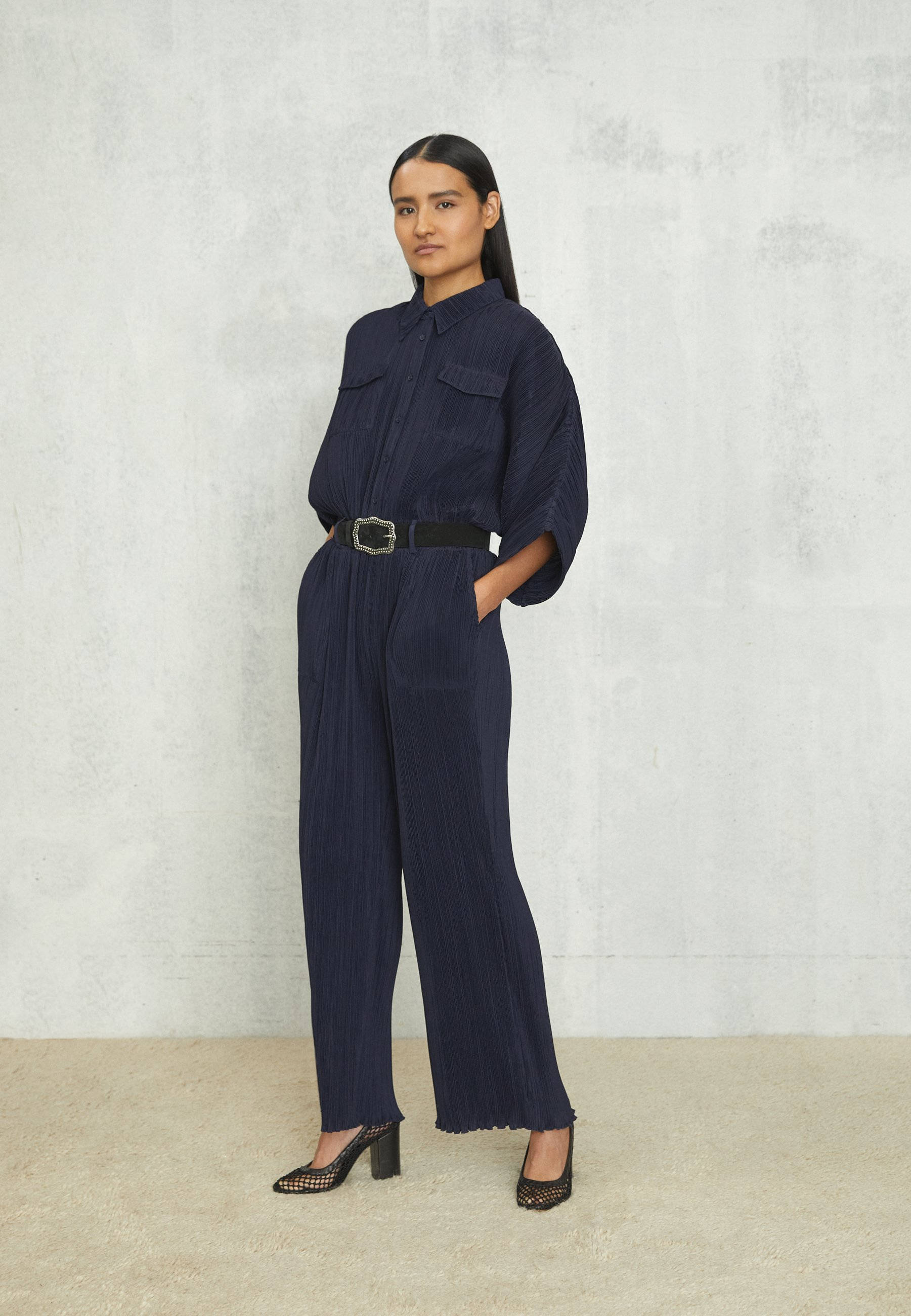 Claudie Pierlot, blue overalls, belt, 2K Phone Wallpaper
