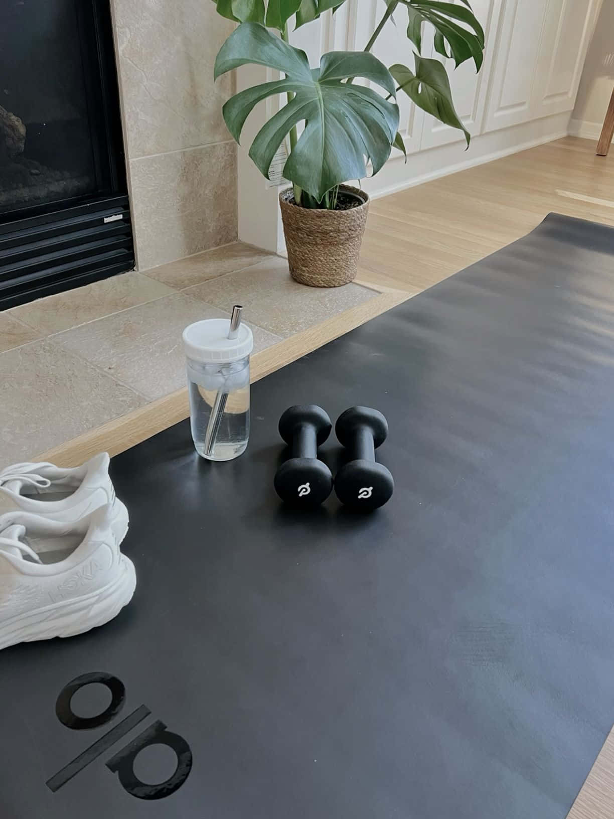 Clean Girl Aesthetic, black yoga mat, white sneakers, HD Phone Wallpaper